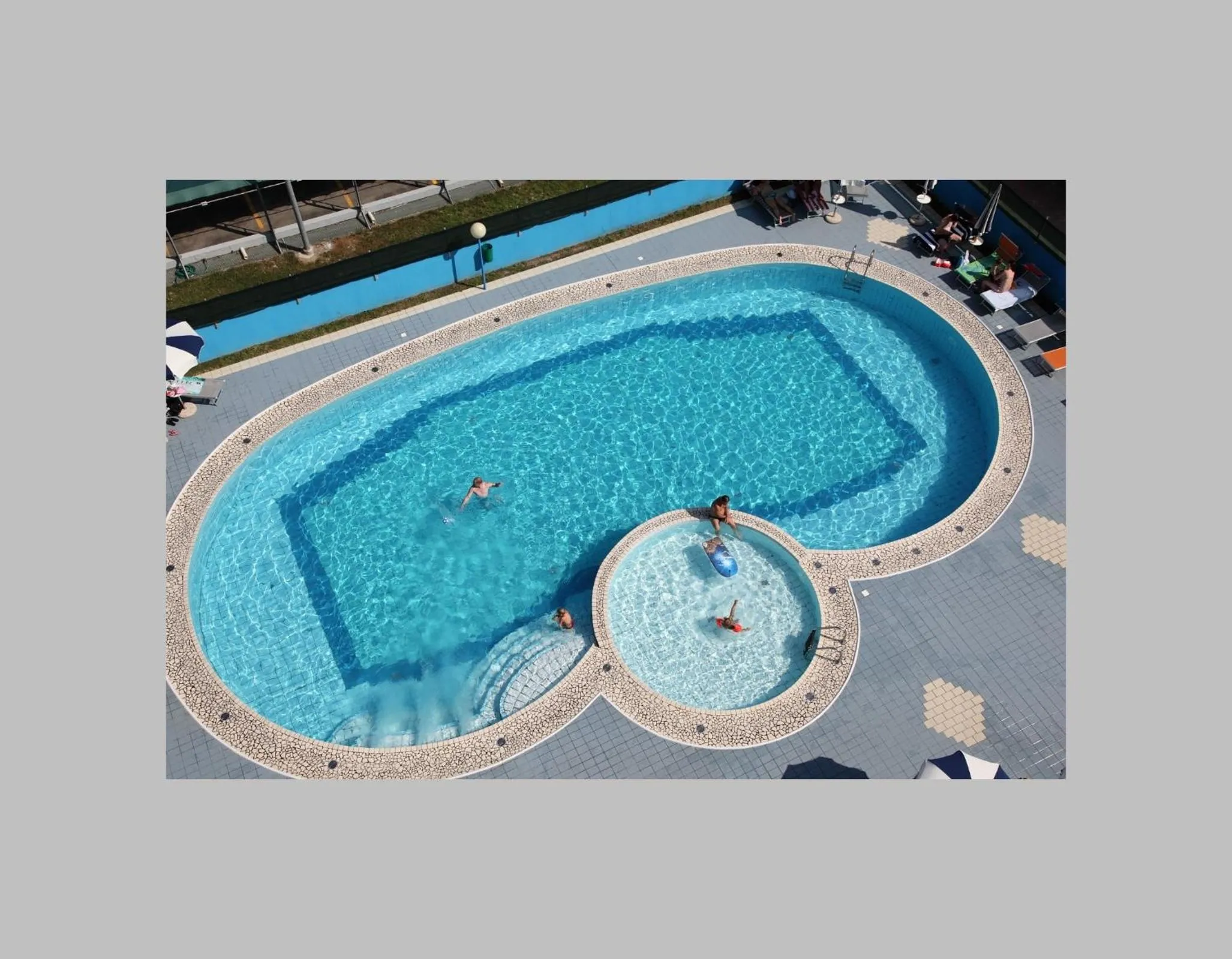 Swimming pool in Hotel Ambassador