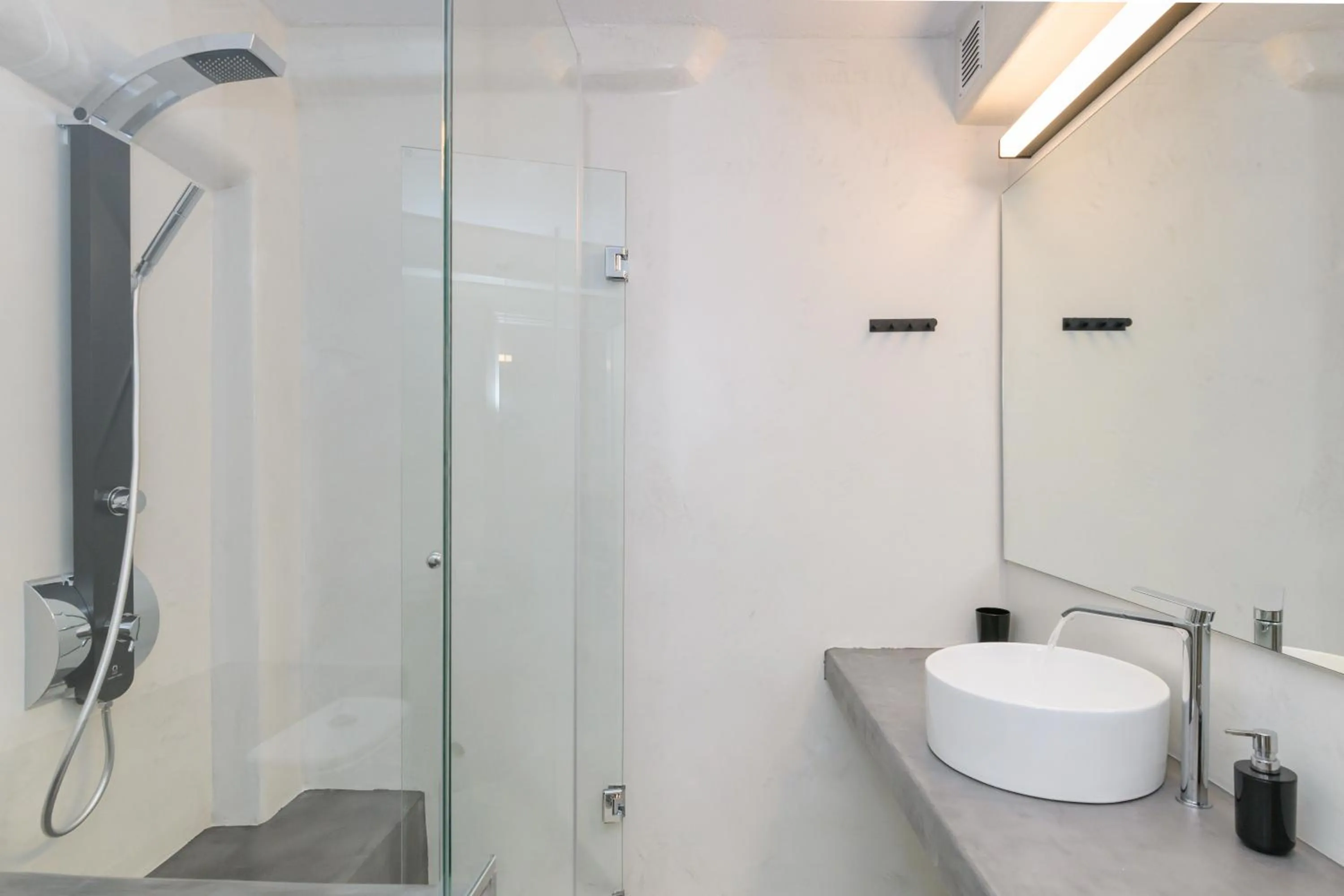 Bathroom in Sunset View Hotel