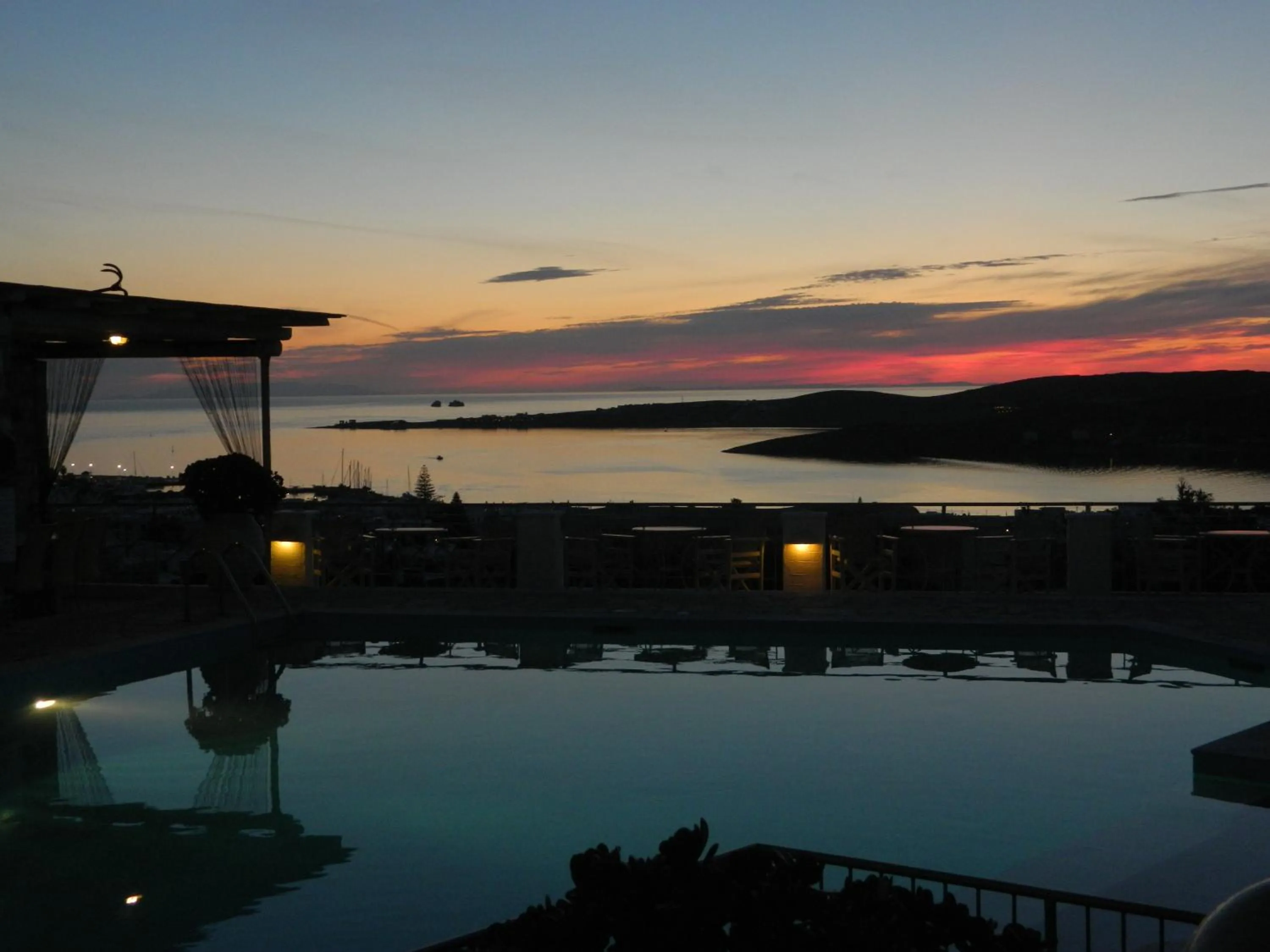 Restaurant/places to eat in Sunset View Hotel