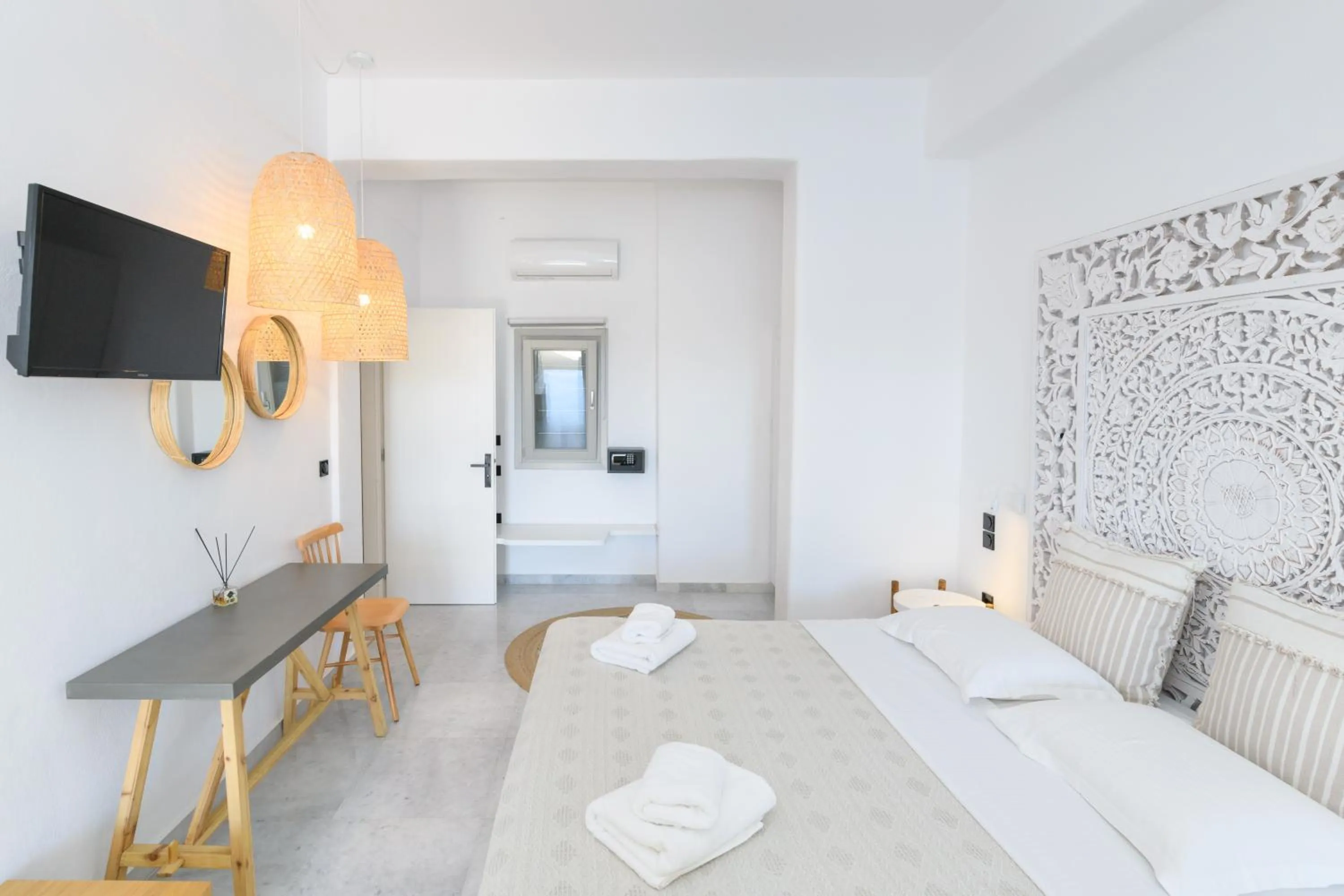 Bedroom in Sunset View Hotel