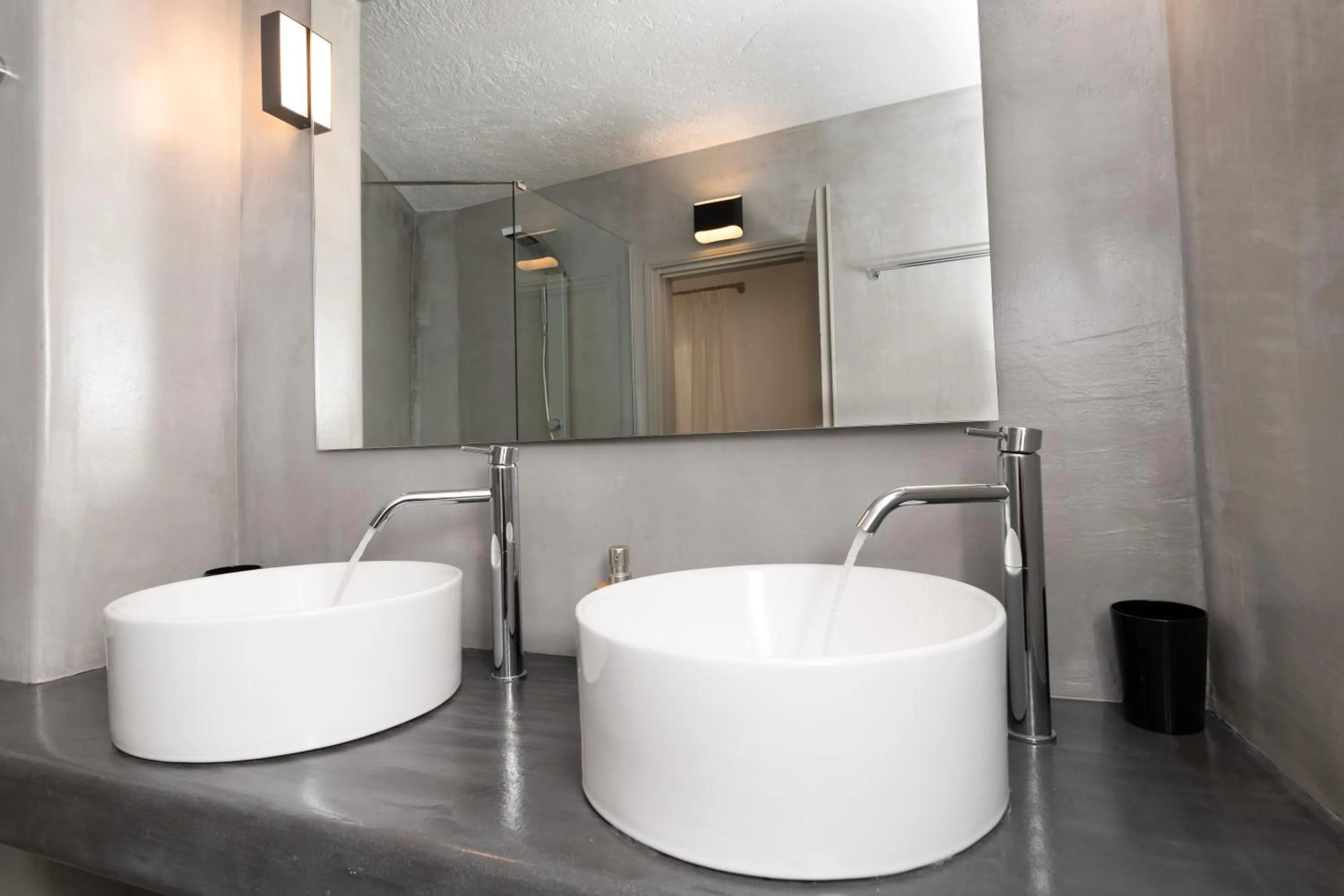 Bathroom in Sunset View Hotel