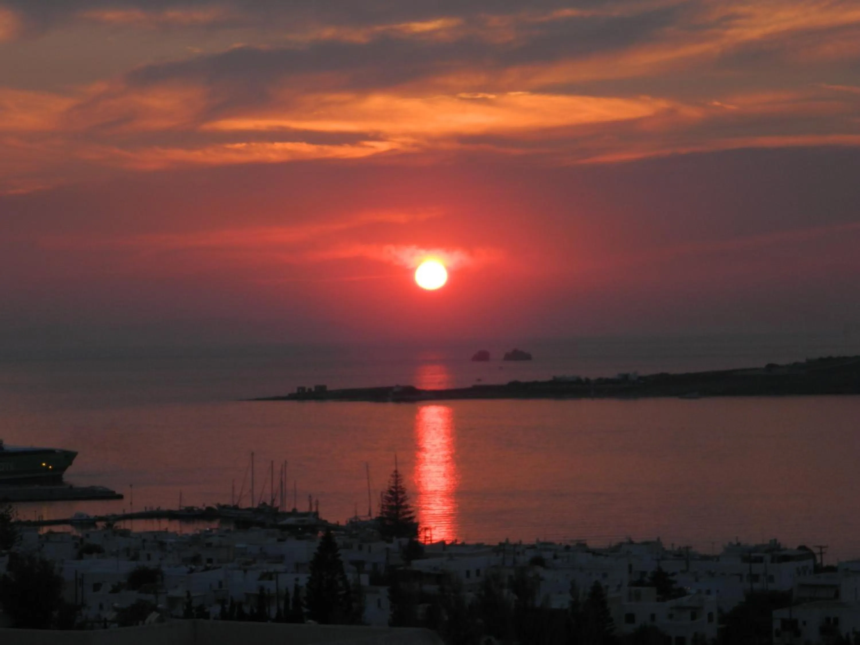 Area and facilities in Sunset View Hotel