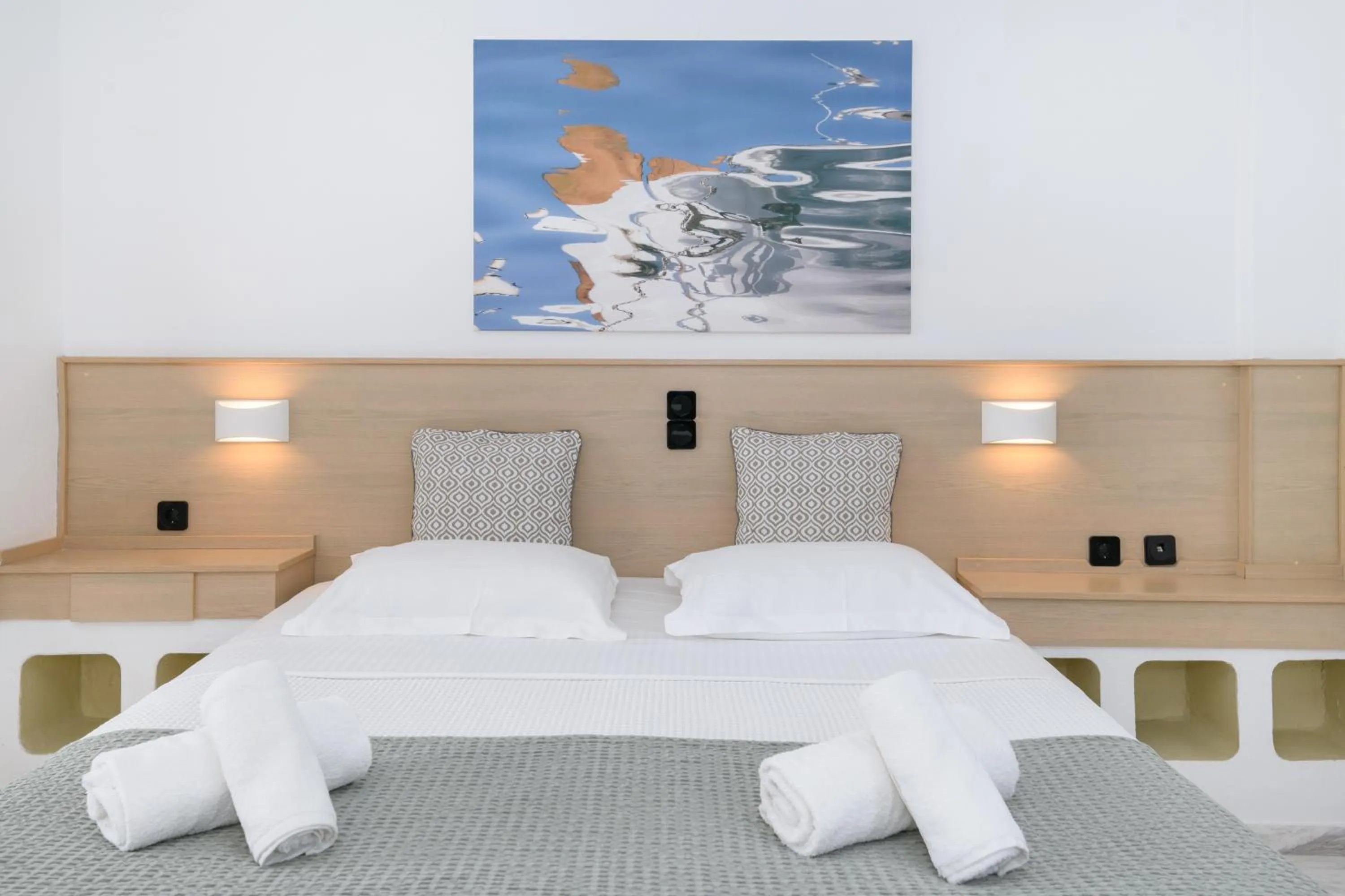 Bed in Sunset View Hotel