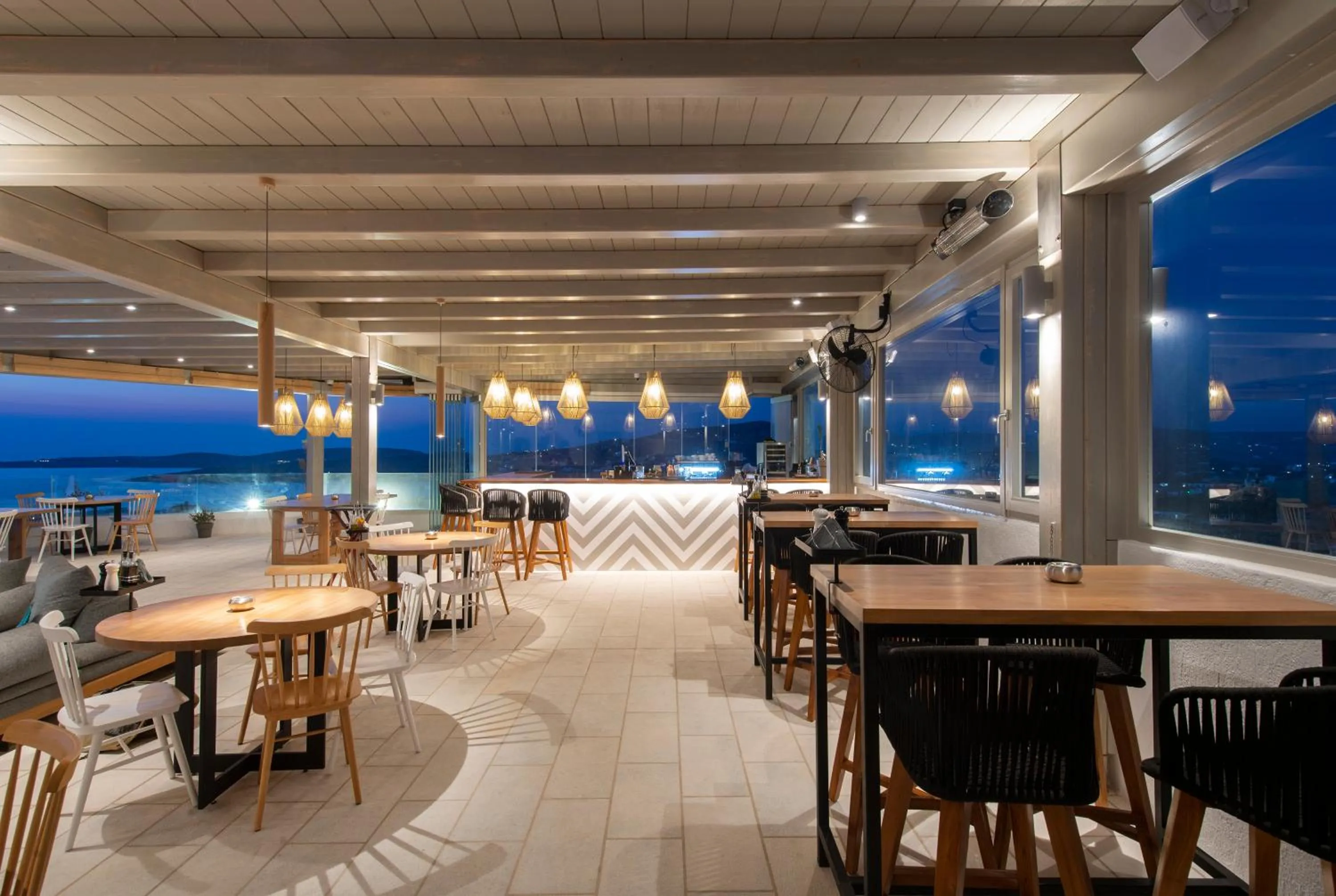 Restaurant/places to eat in Sunset View Hotel