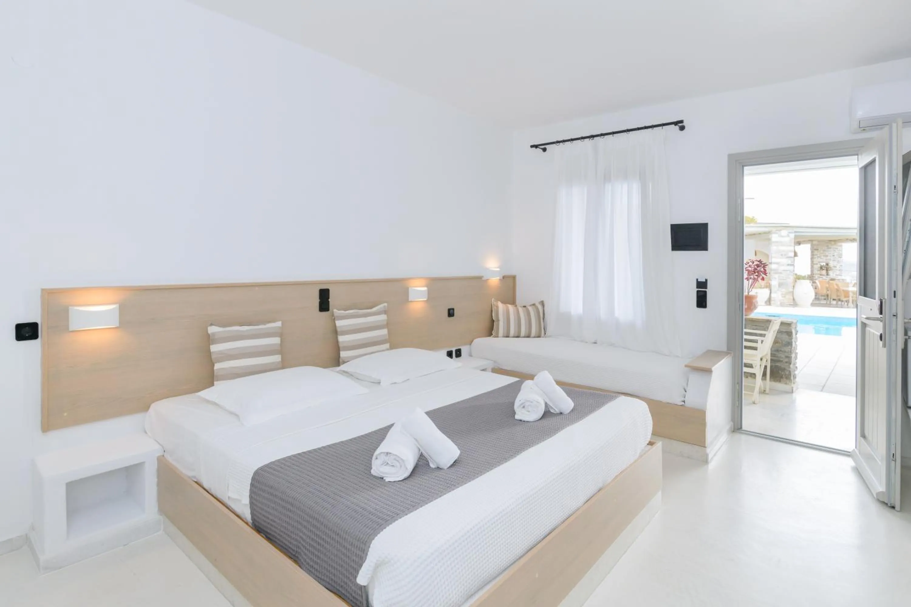 Bedroom in Sunset View Hotel