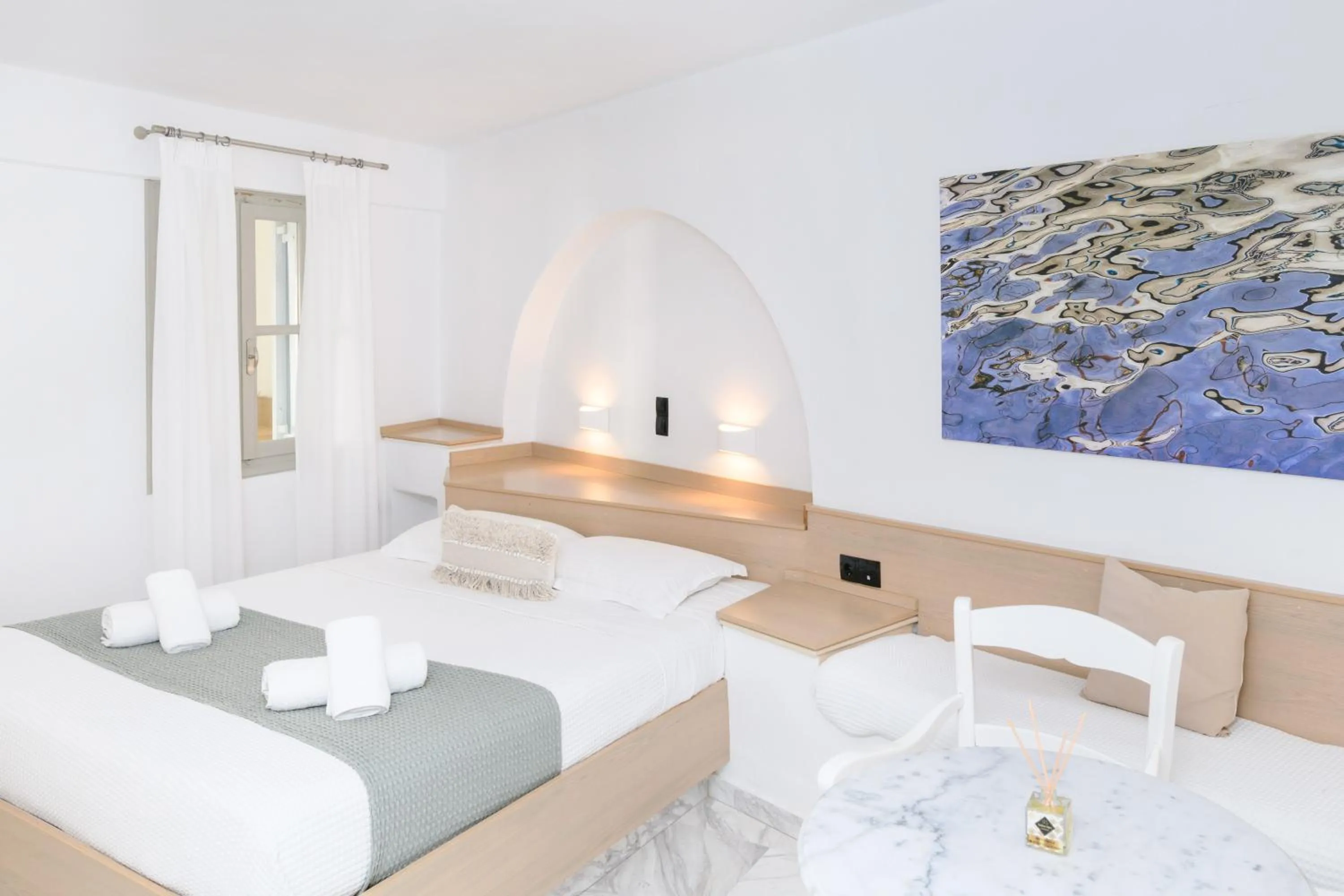 Bed in Sunset View Hotel