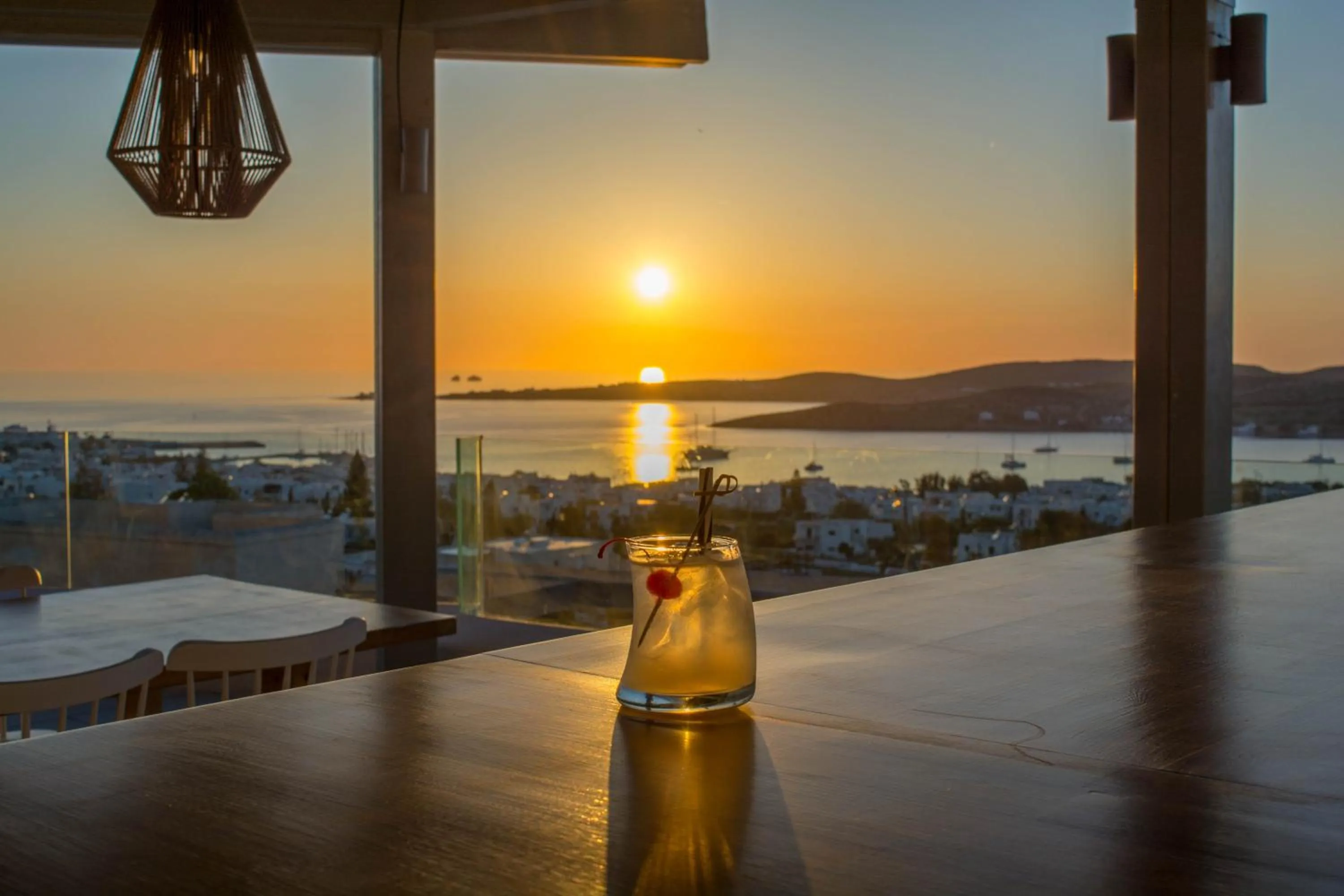 Restaurant/places to eat in Sunset View Hotel