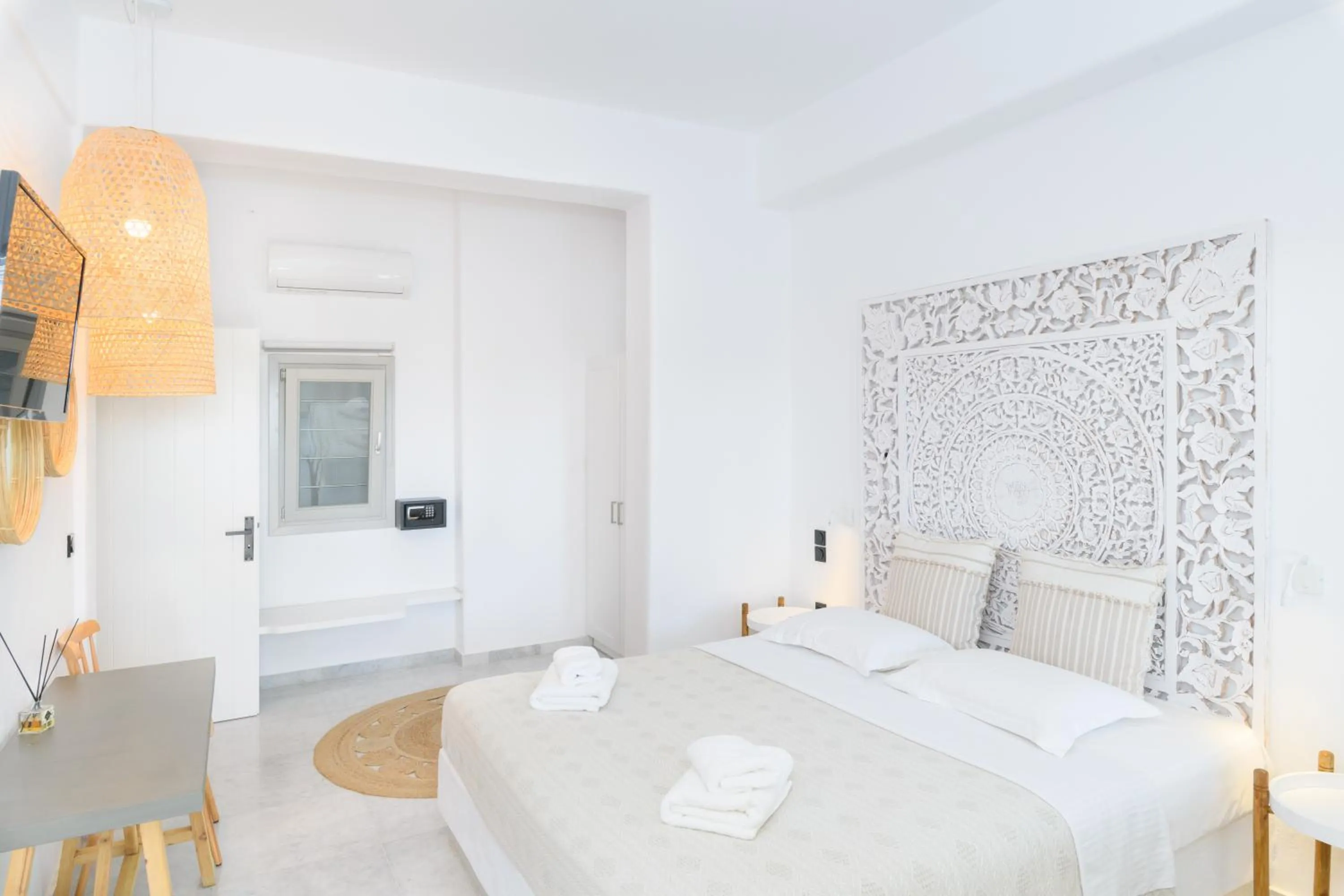 Bedroom in Sunset View Hotel