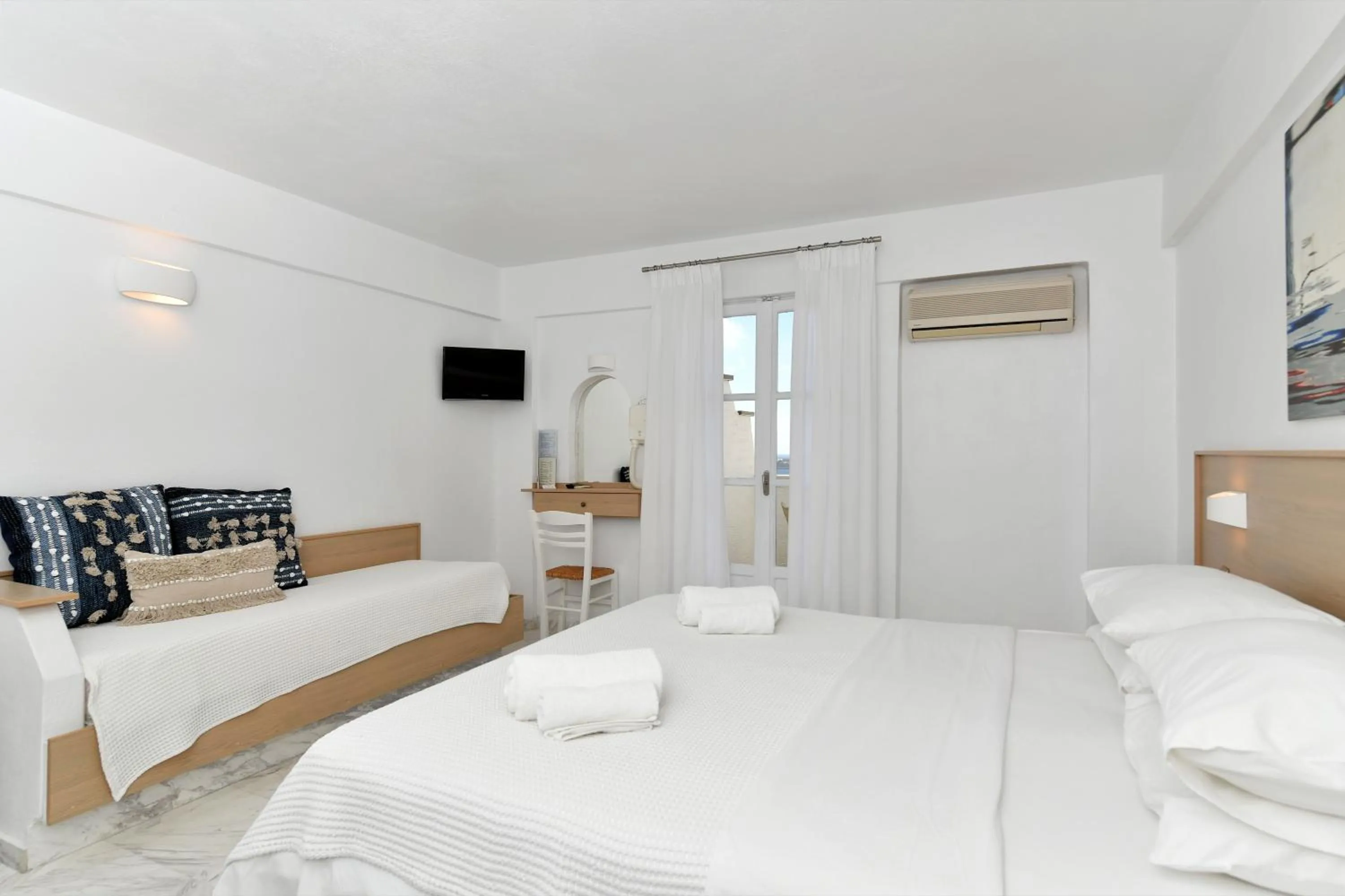 Bedroom in Sunset View Hotel