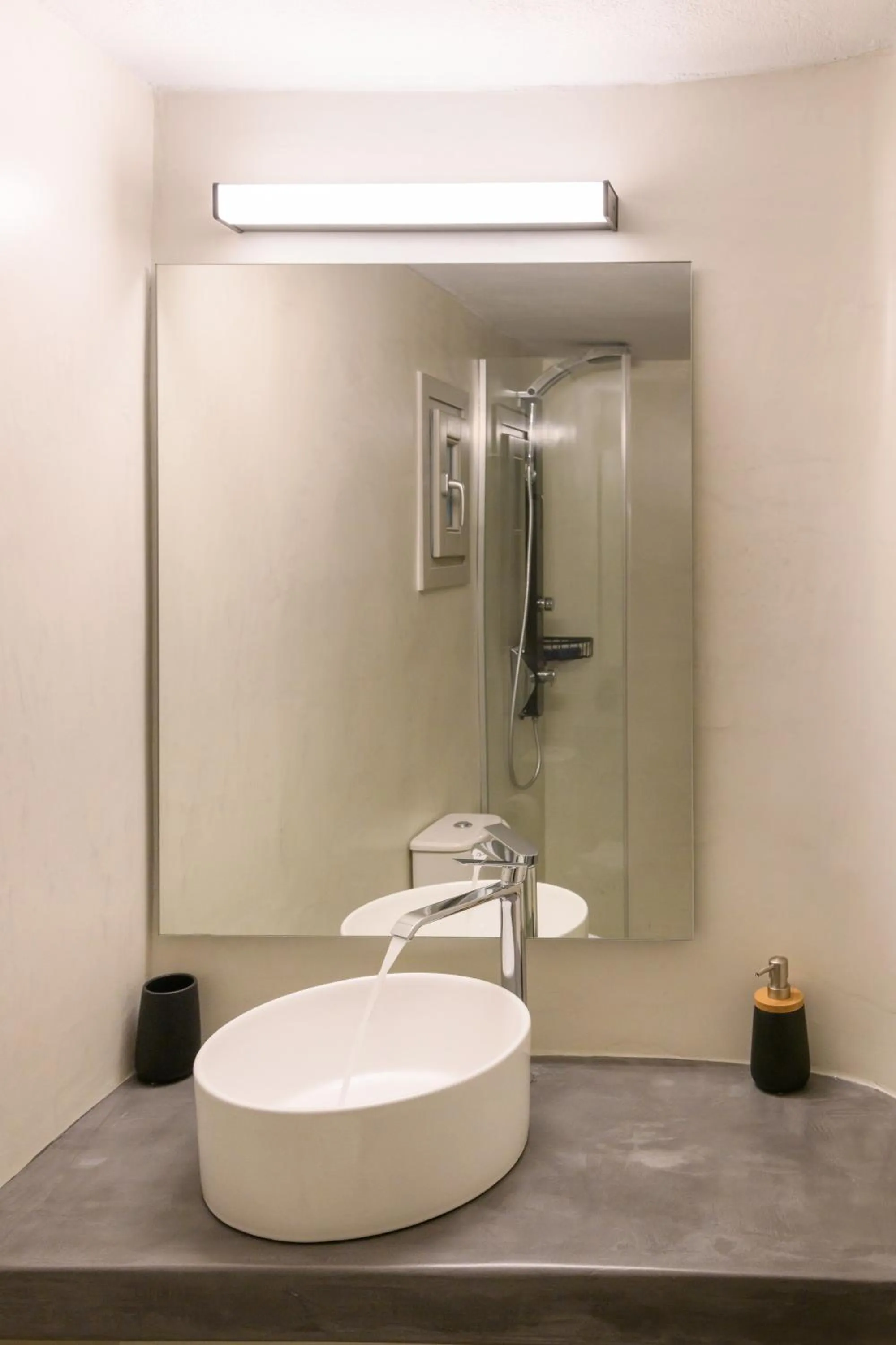 Bathroom in Sunset View Hotel