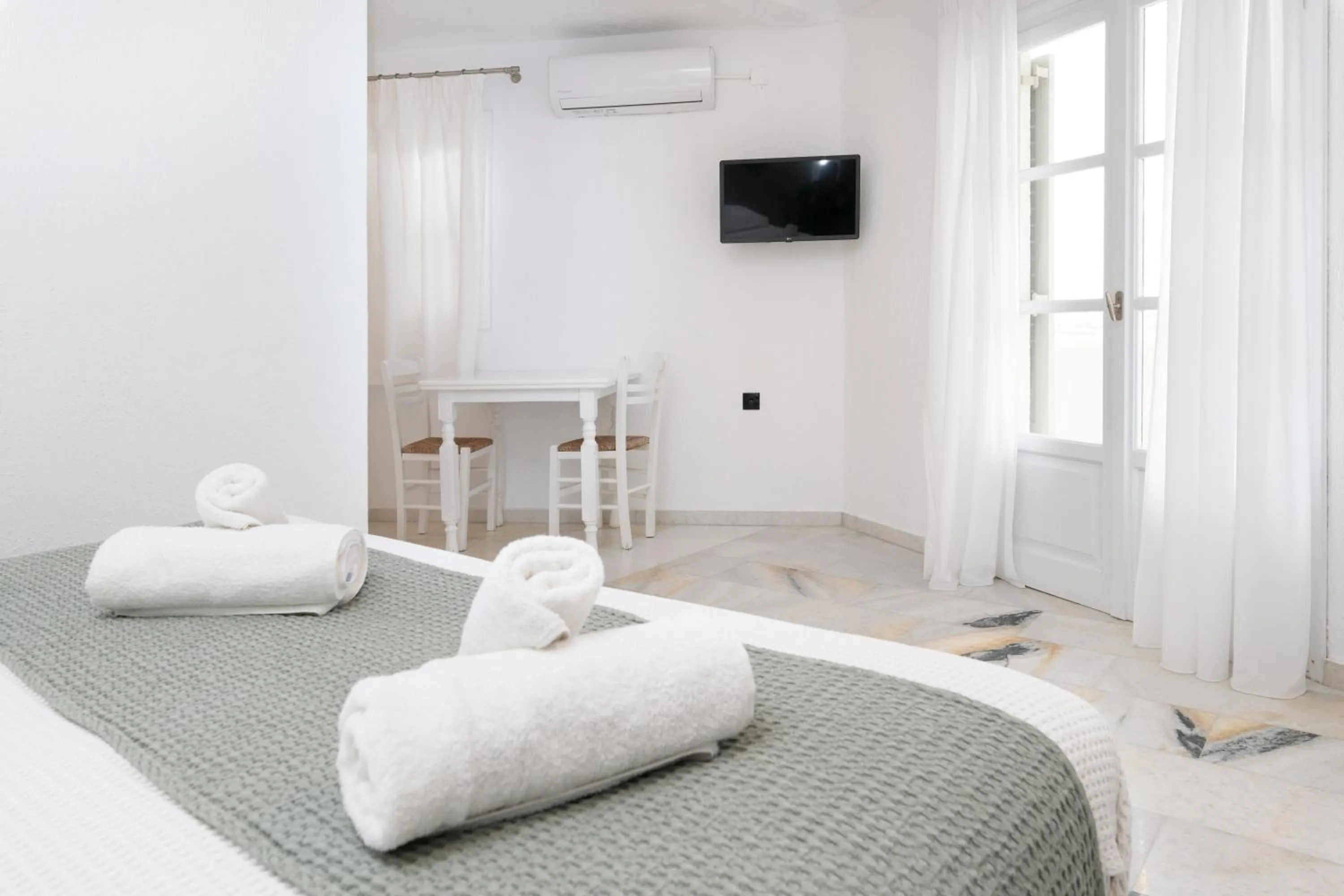 Decorative detail in Sunset View Hotel