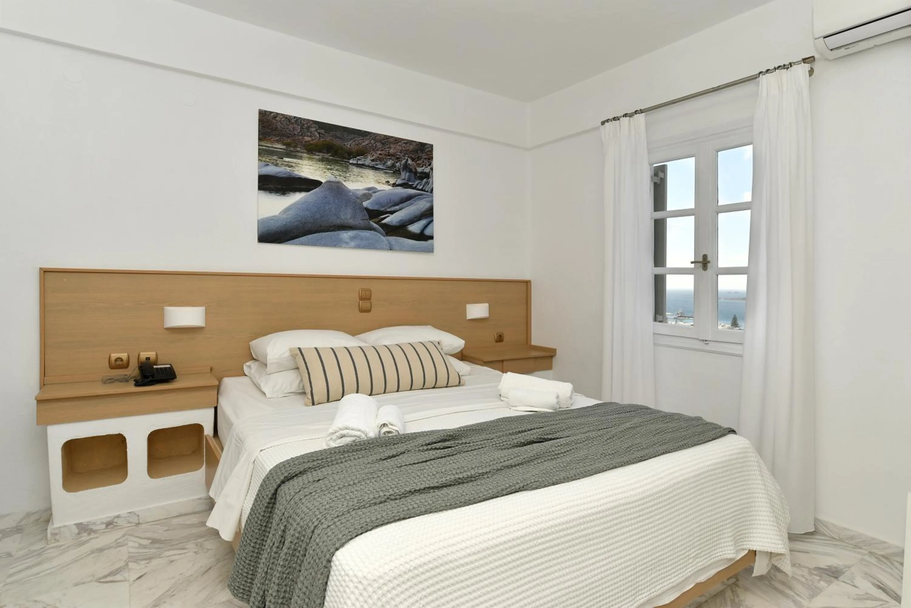 Bedroom in Sunset View Hotel