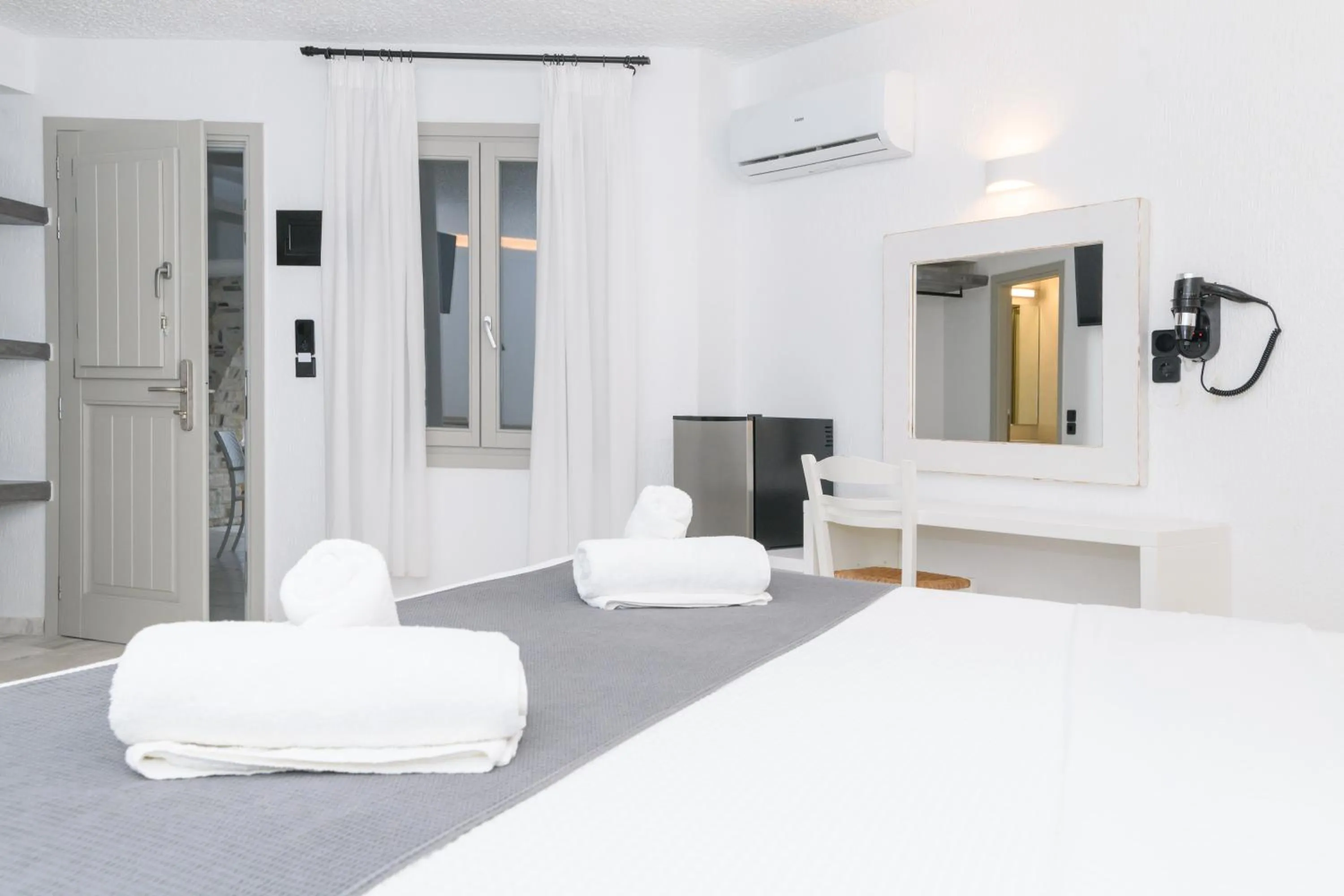 Bedroom in Sunset View Hotel