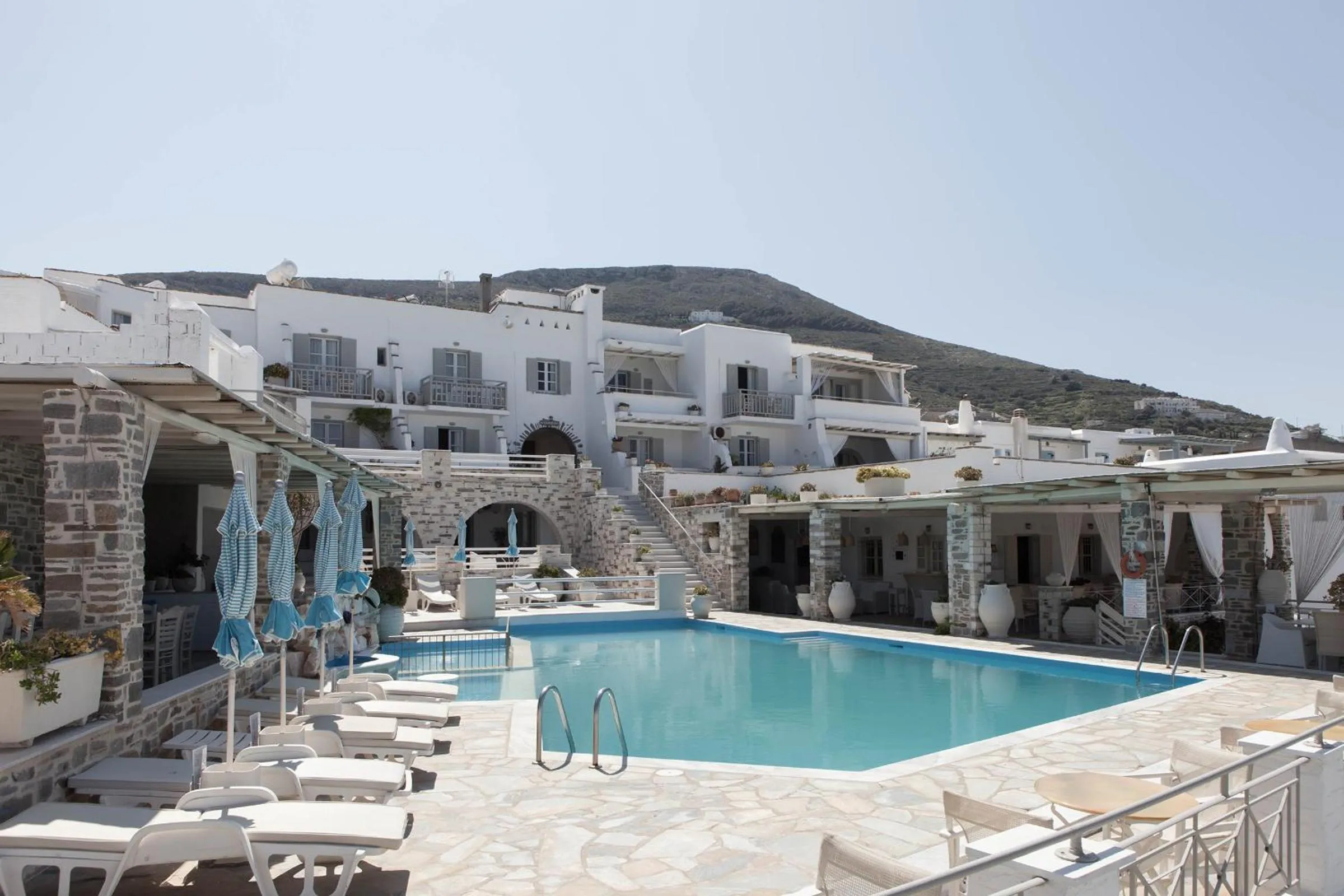 Facade/entrance in Sunset View Hotel