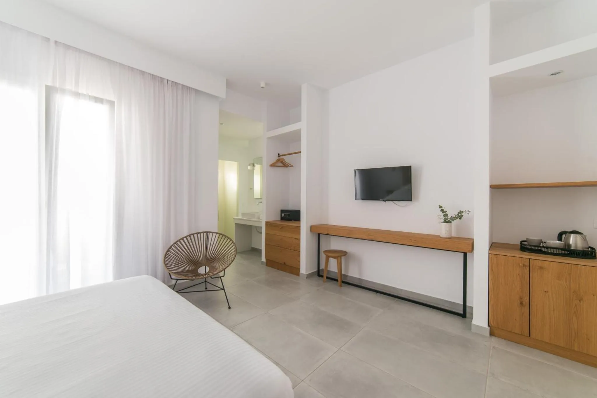 Bathroom, Bed in Vienoula's Garden Hotel