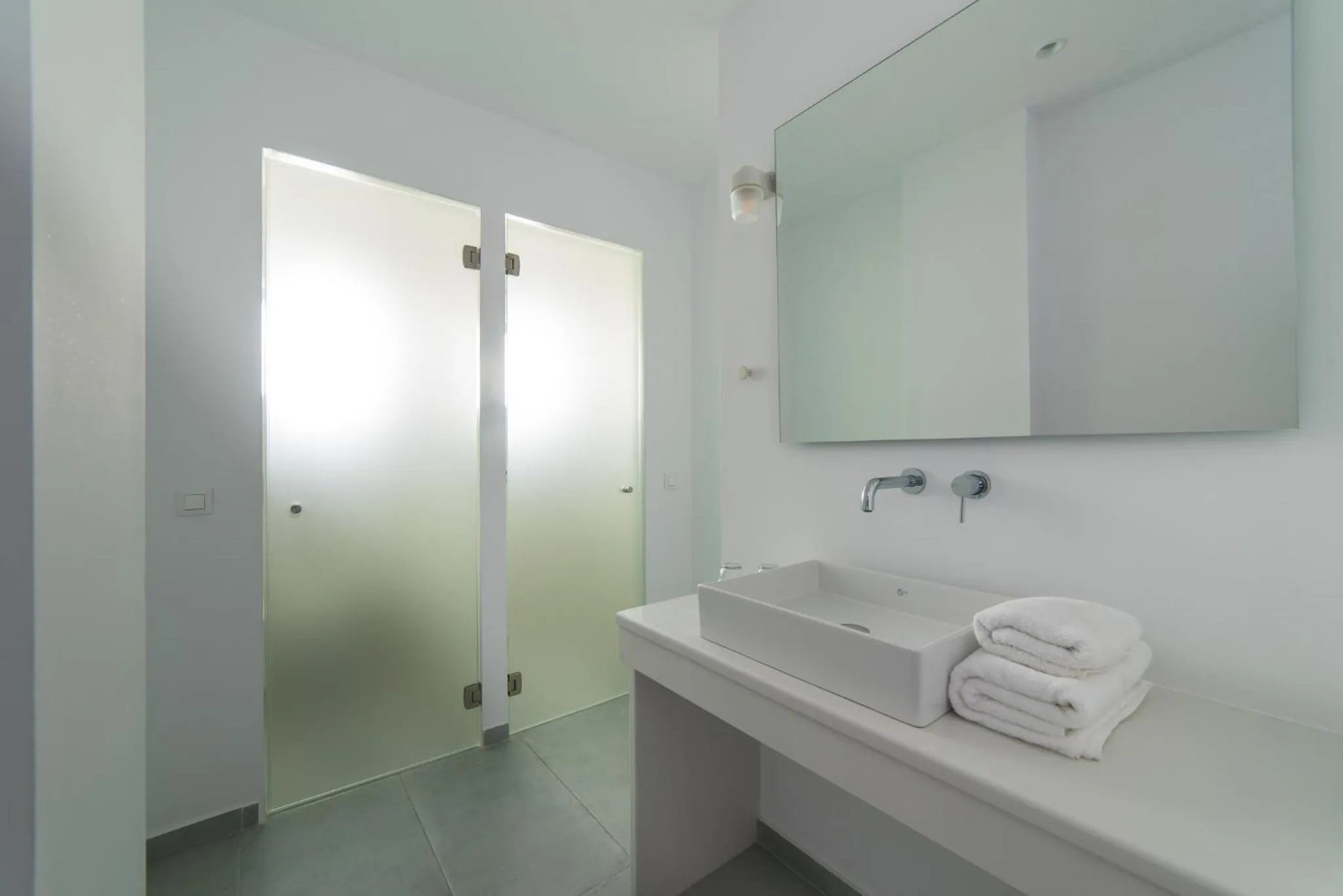 Bathroom in Vienoula's Garden Hotel