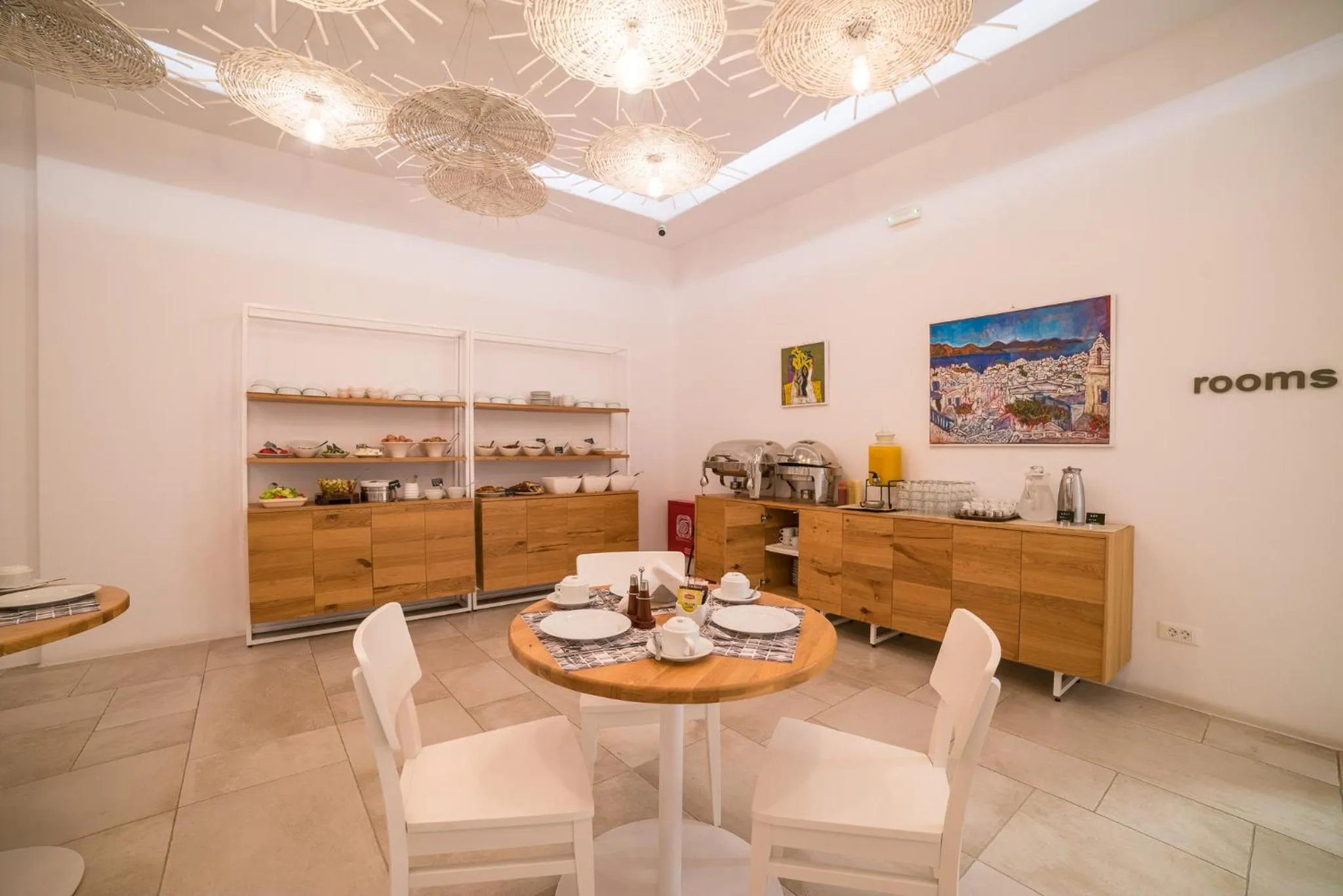 Restaurant/places to eat in Vienoula's Garden Hotel