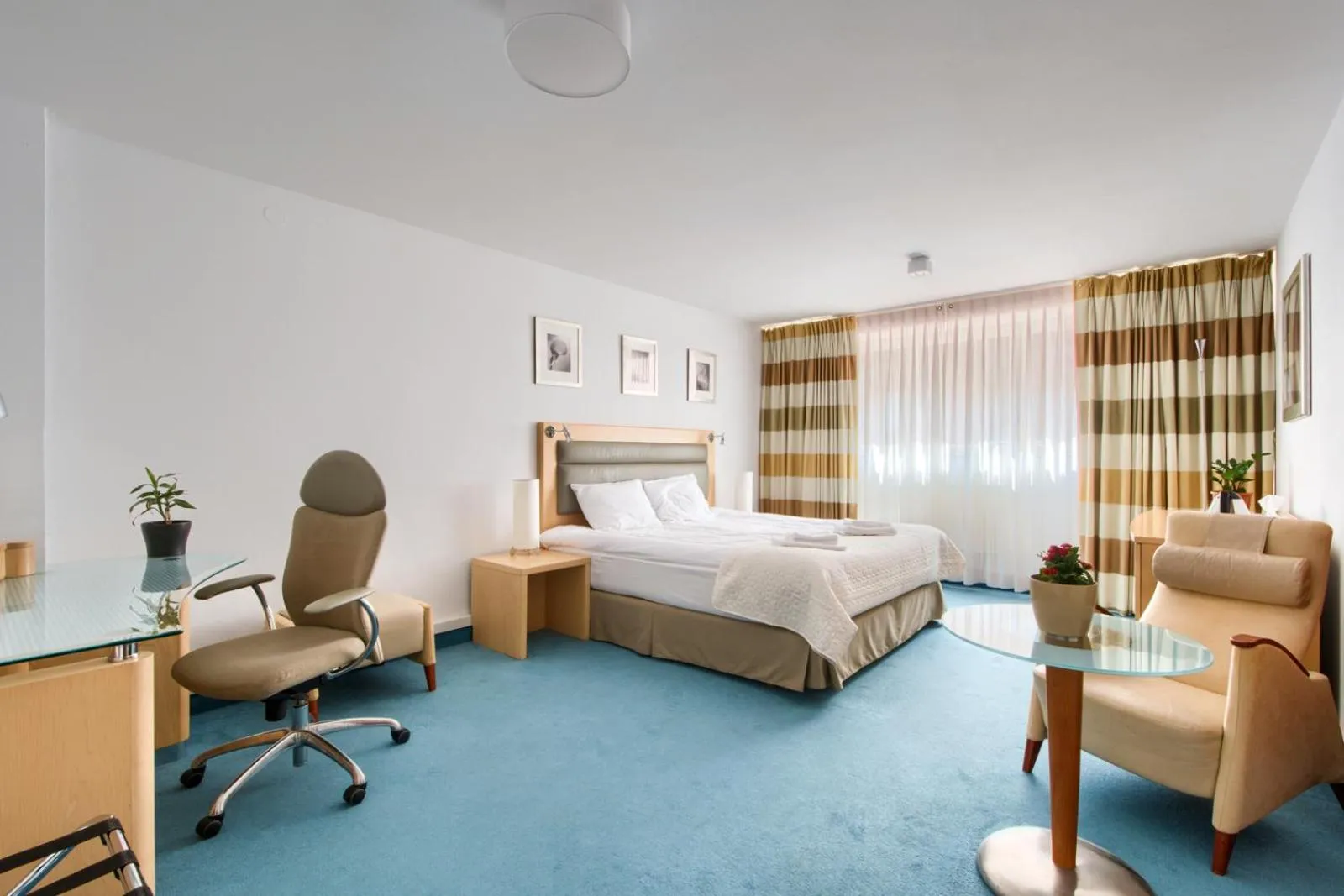 Photo of the whole room, Bed in 404 Rooms Wilanowska