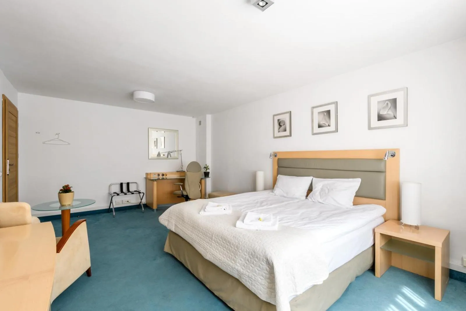 Photo of the whole room, Bed in 404 Rooms Wilanowska