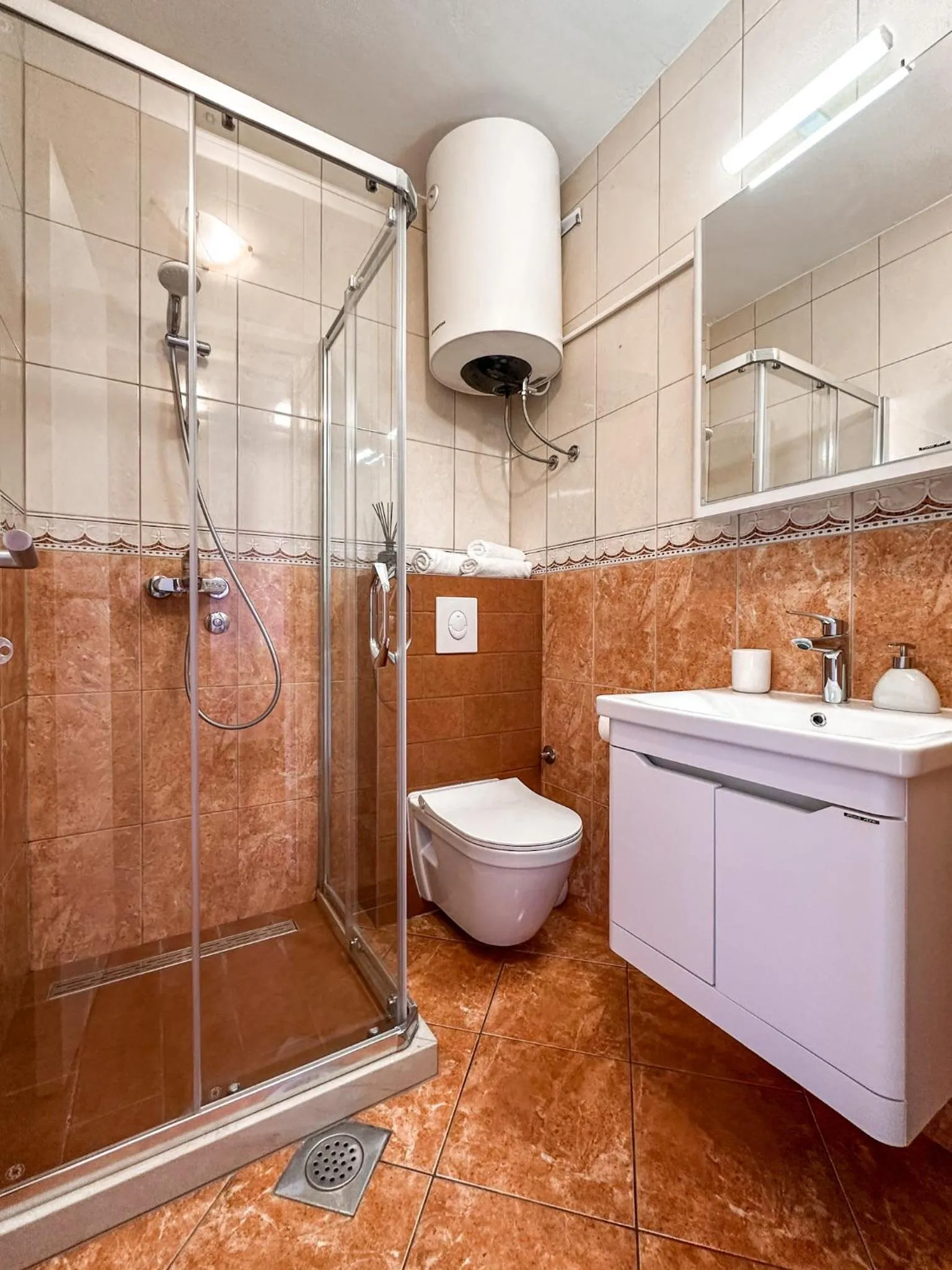 Shower in Apartments Stella del Mare
