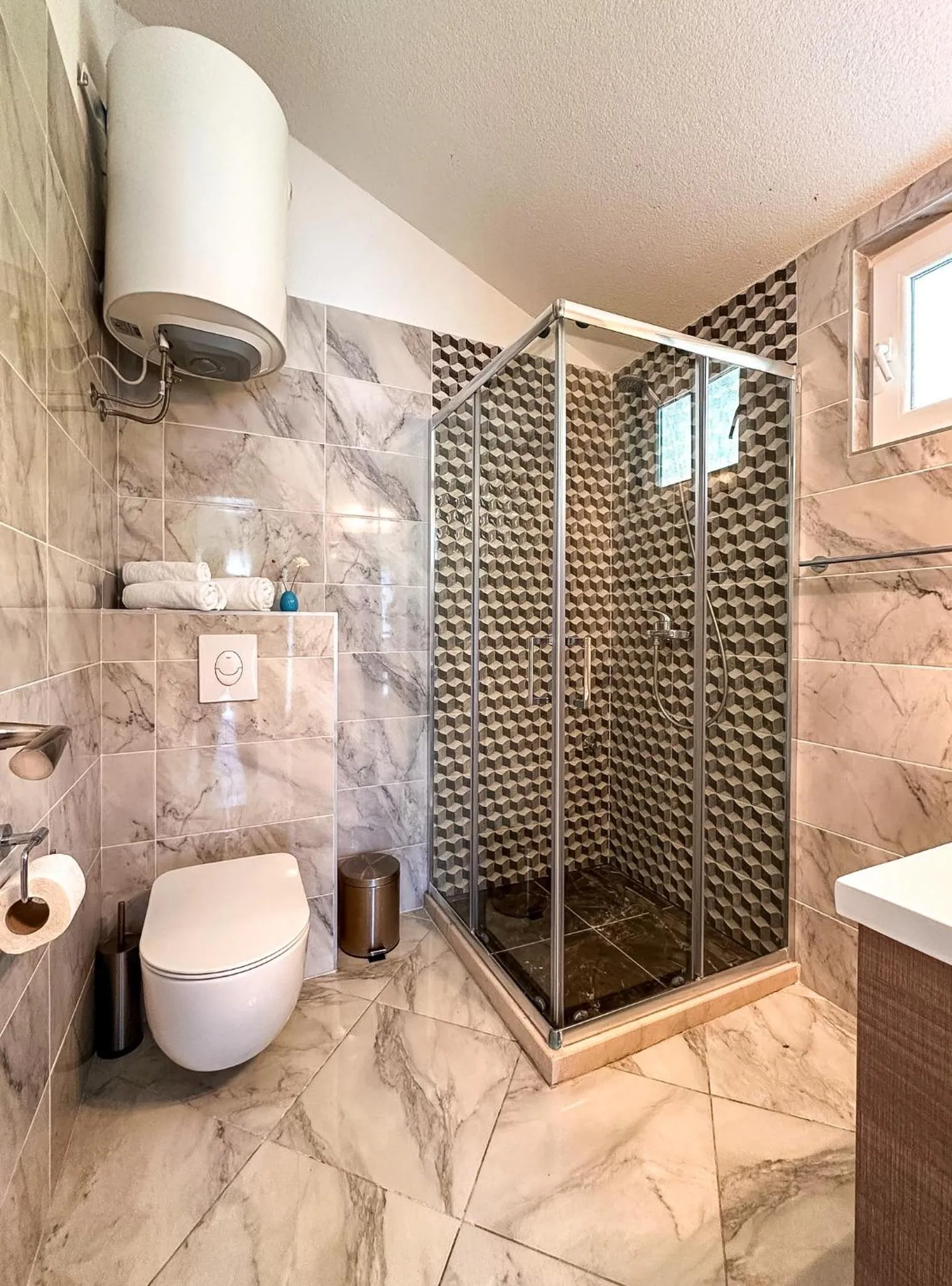 Shower in Apartments Stella del Mare