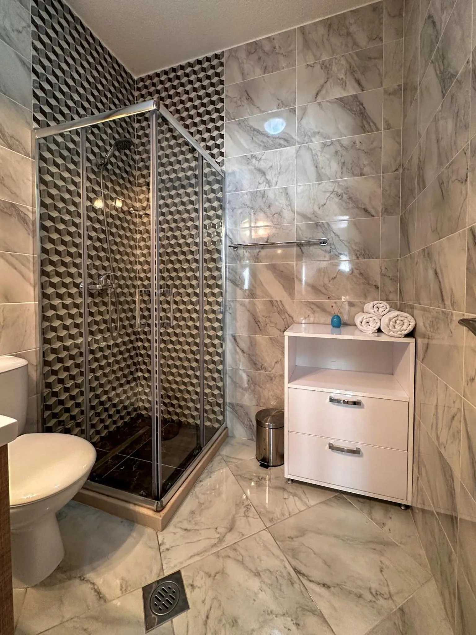 Shower in Apartments Stella del Mare