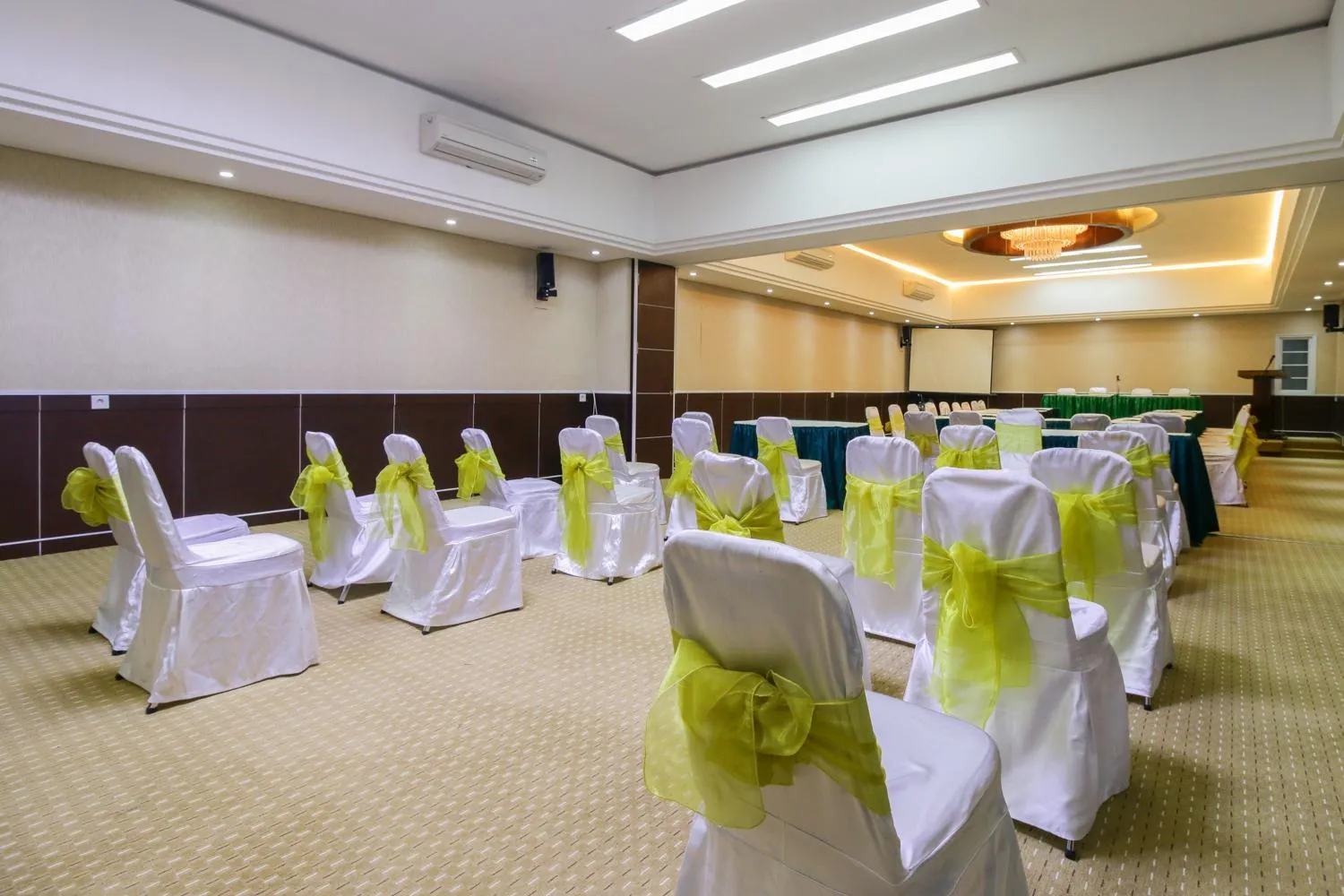 Meeting/conference room in Mariani International Hotel