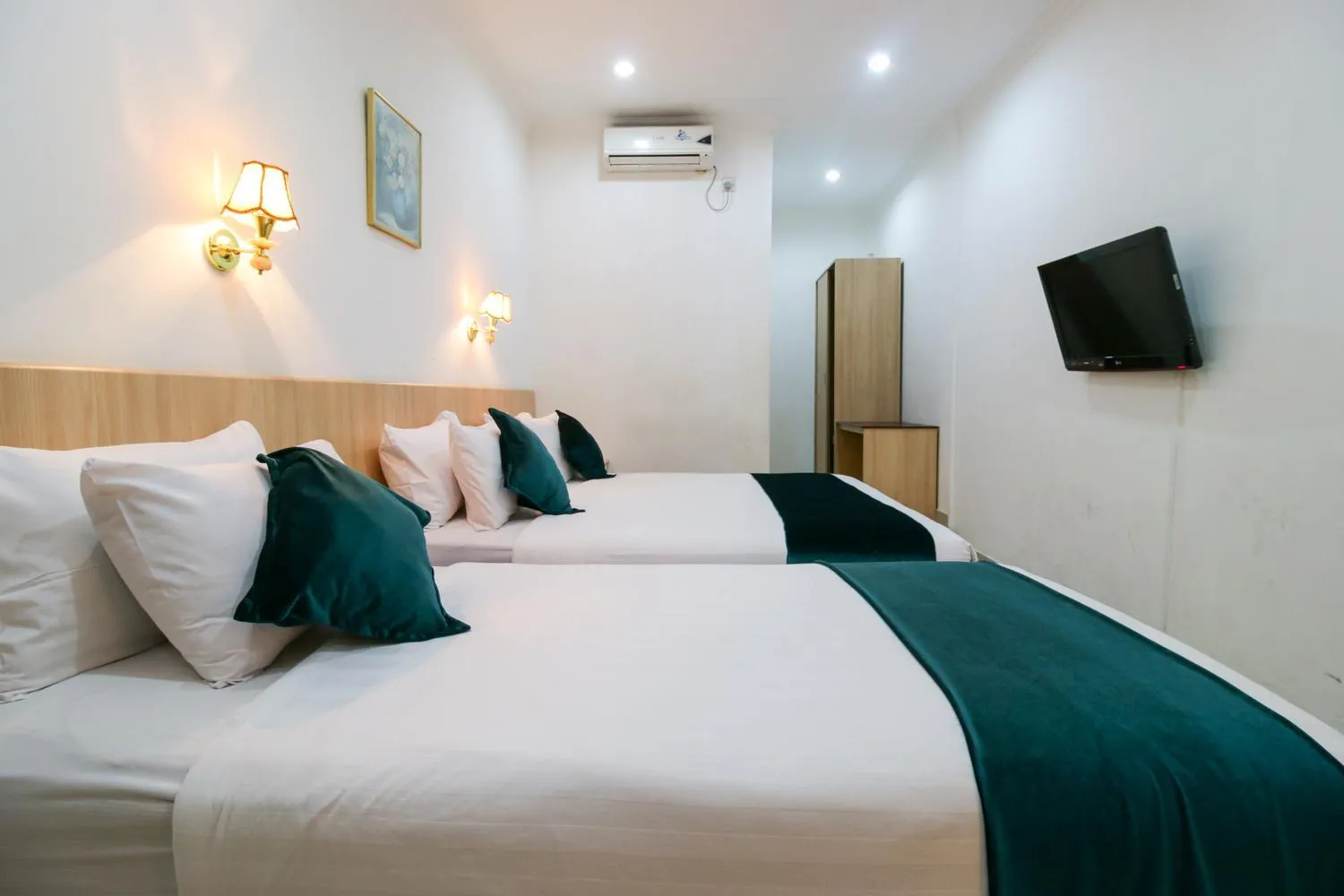 Bedroom, Bed in Mariani International Hotel