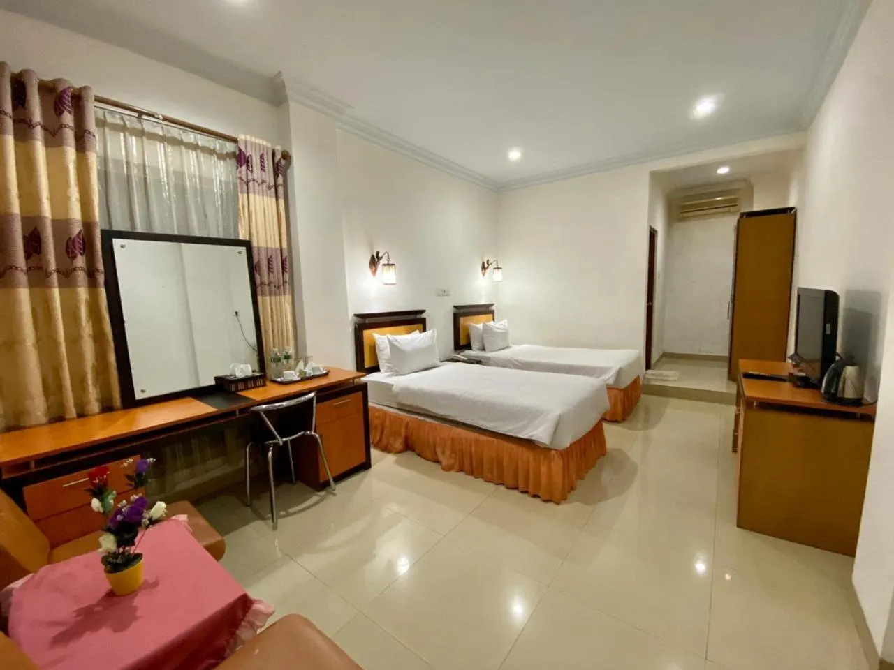 Bedroom, Bed in Mariani International Hotel