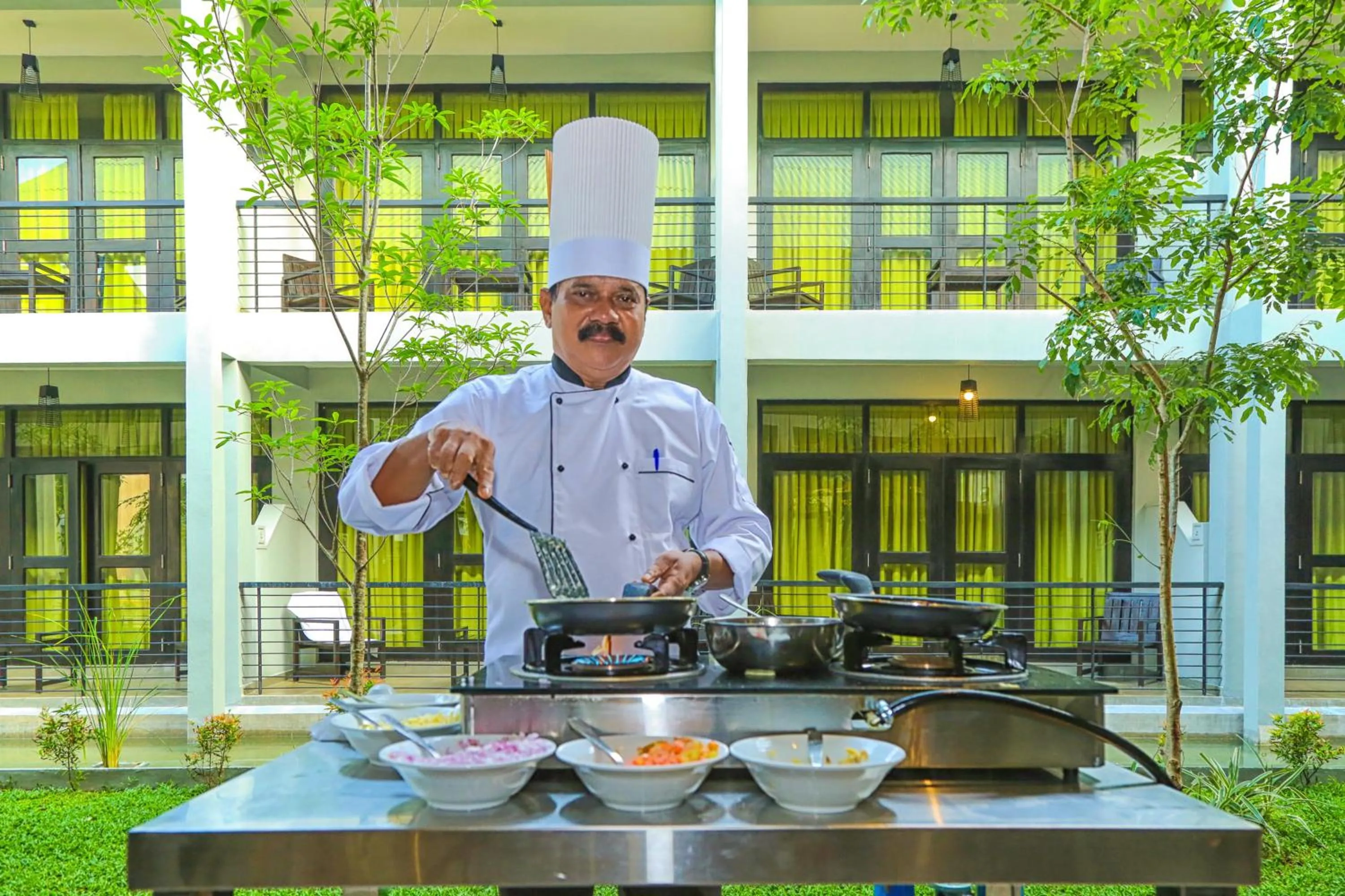 Staff in Oak Ray Wild Yala