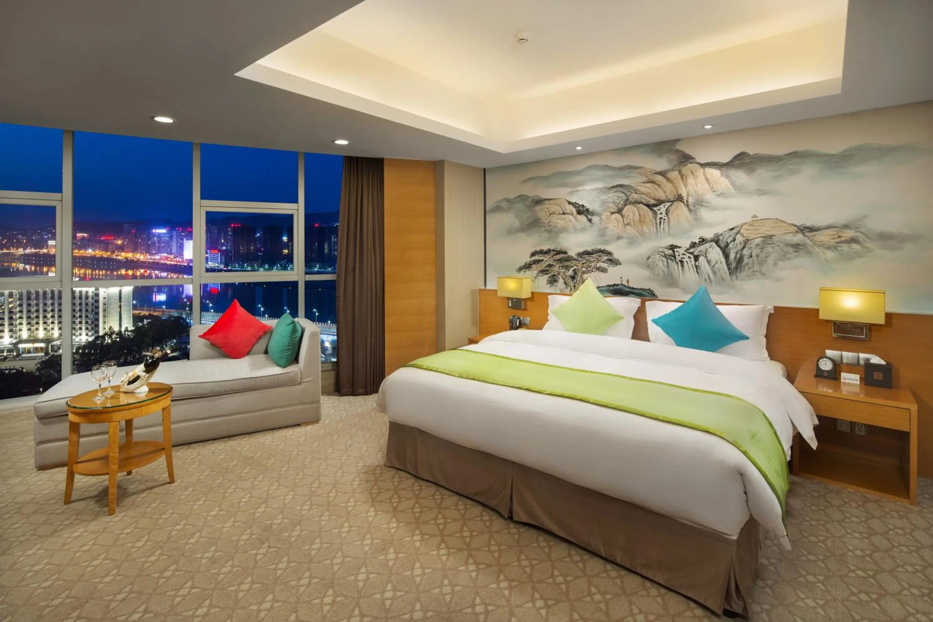 Photo of the whole room, Bed in Zhangjiajie Huatian Hotel