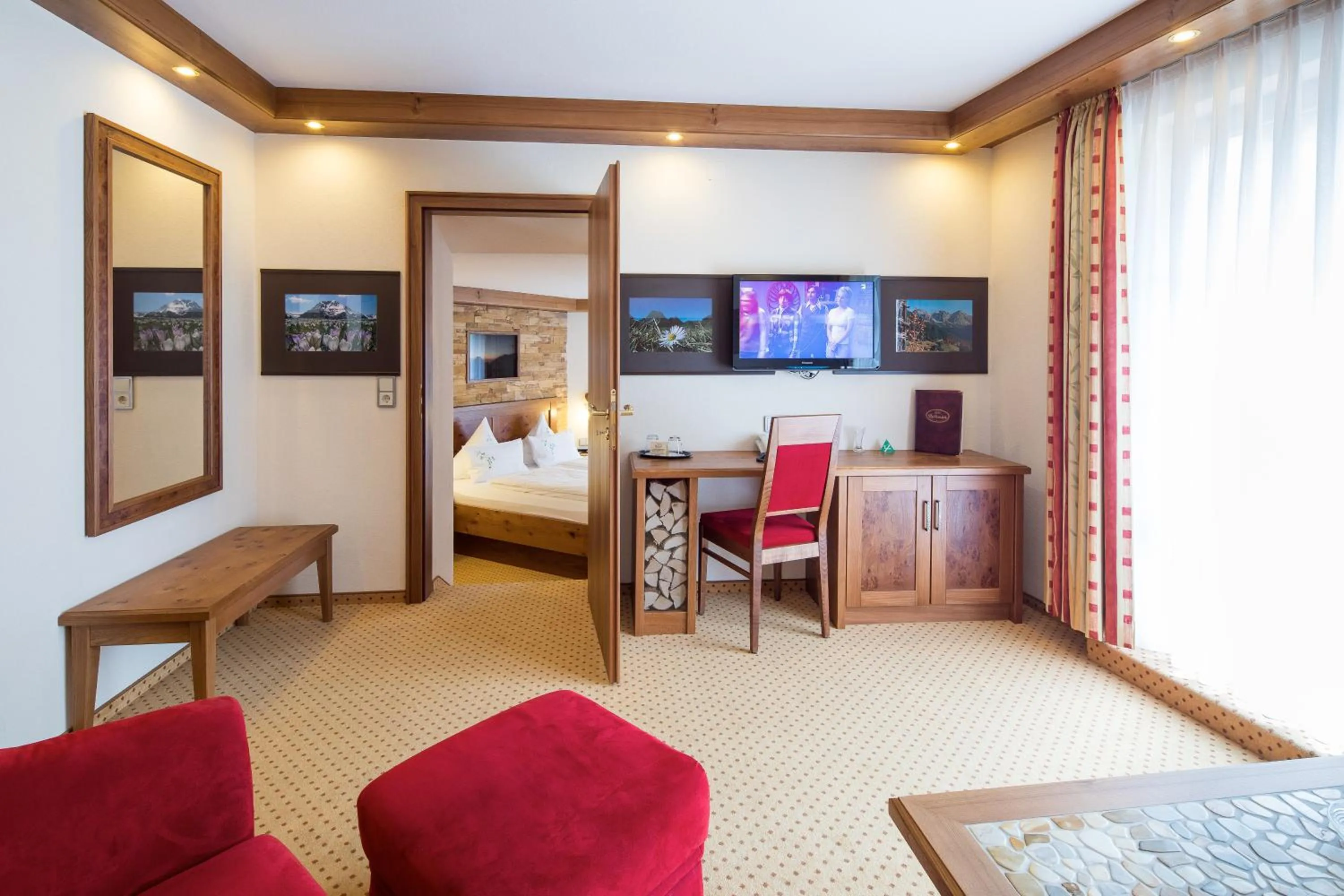 Shower, Bed in Hotel Leitner