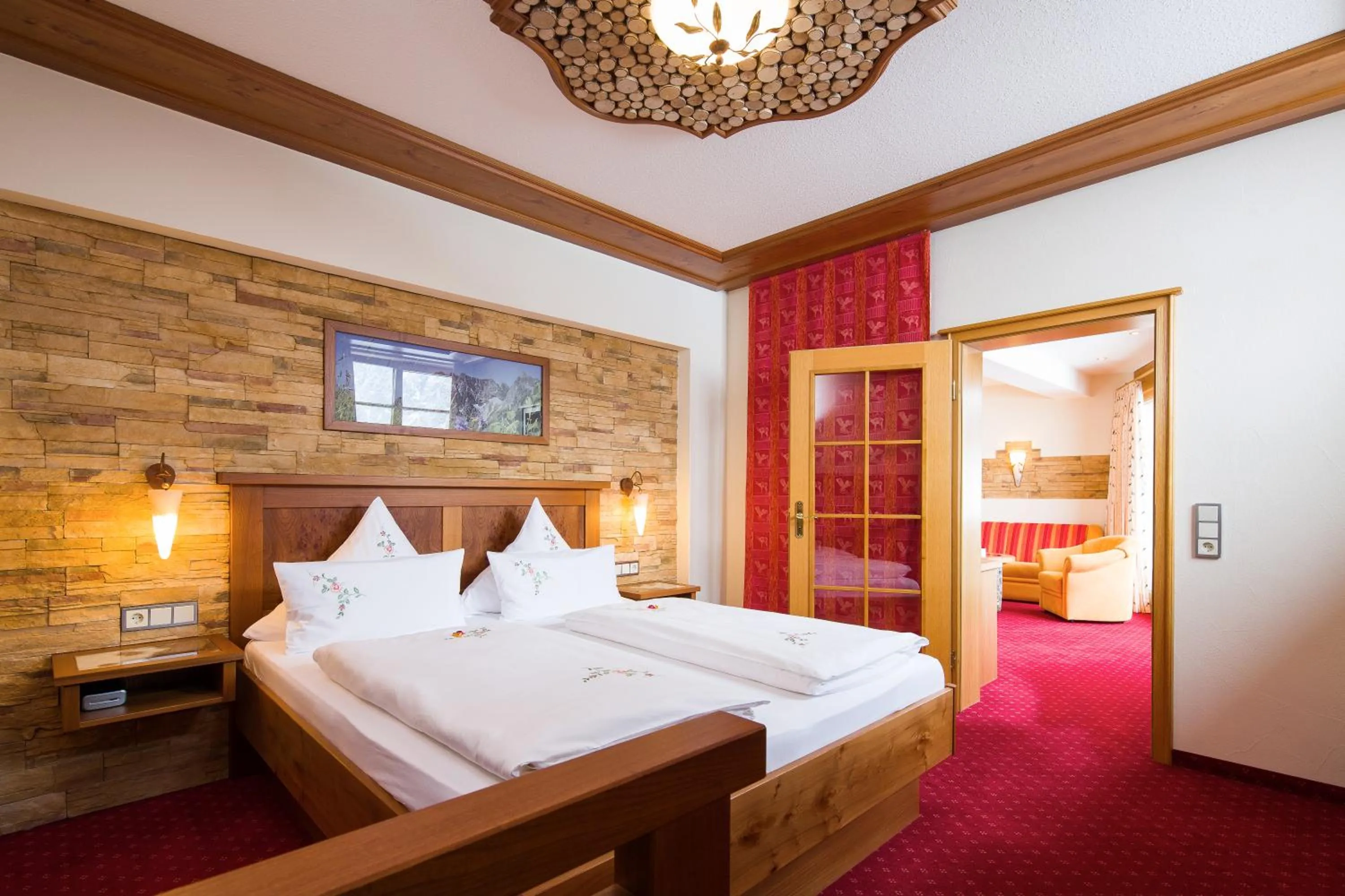 Shower, Bed in Hotel Leitner