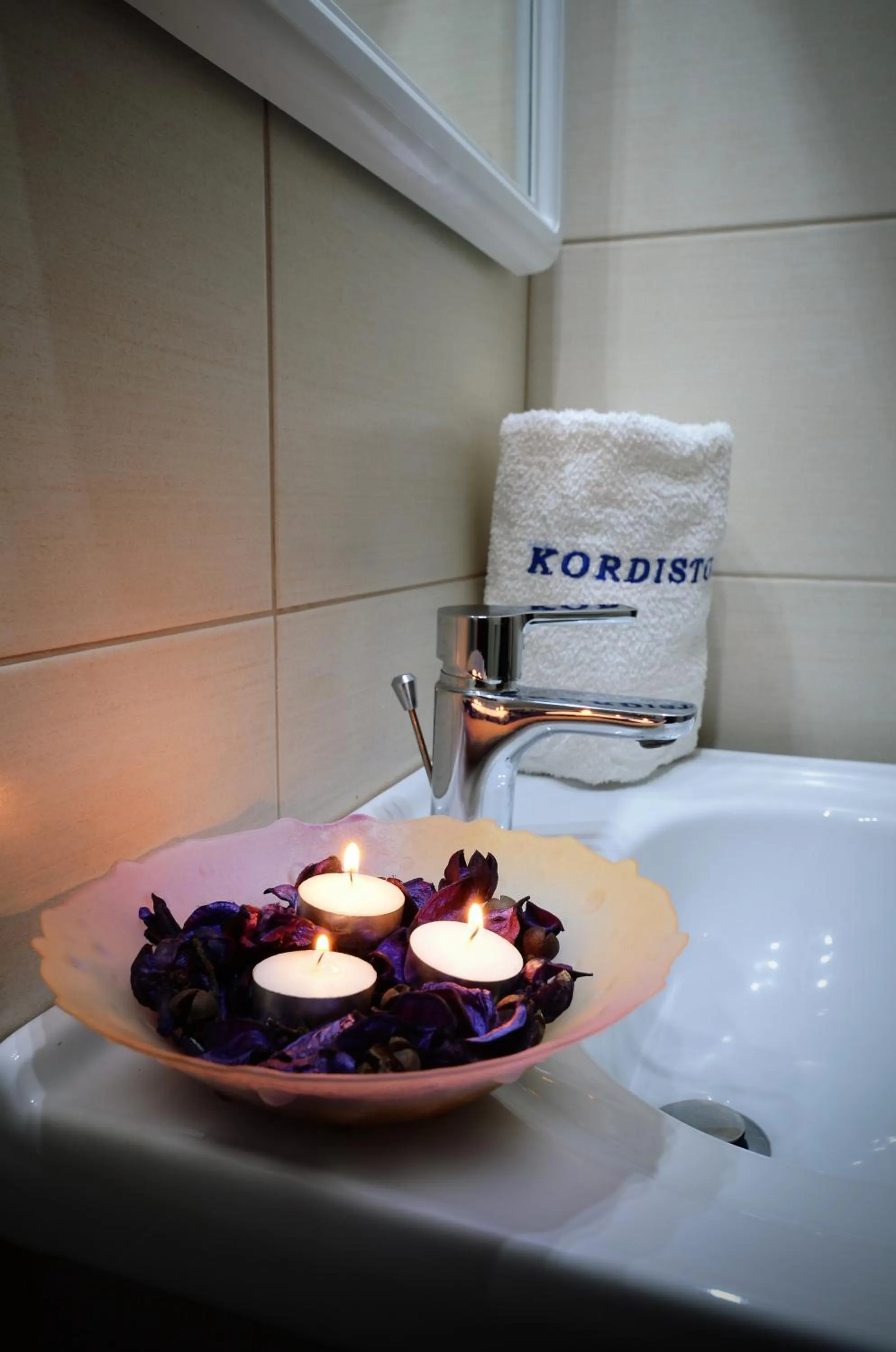 Bathroom in Kordistos Hotel