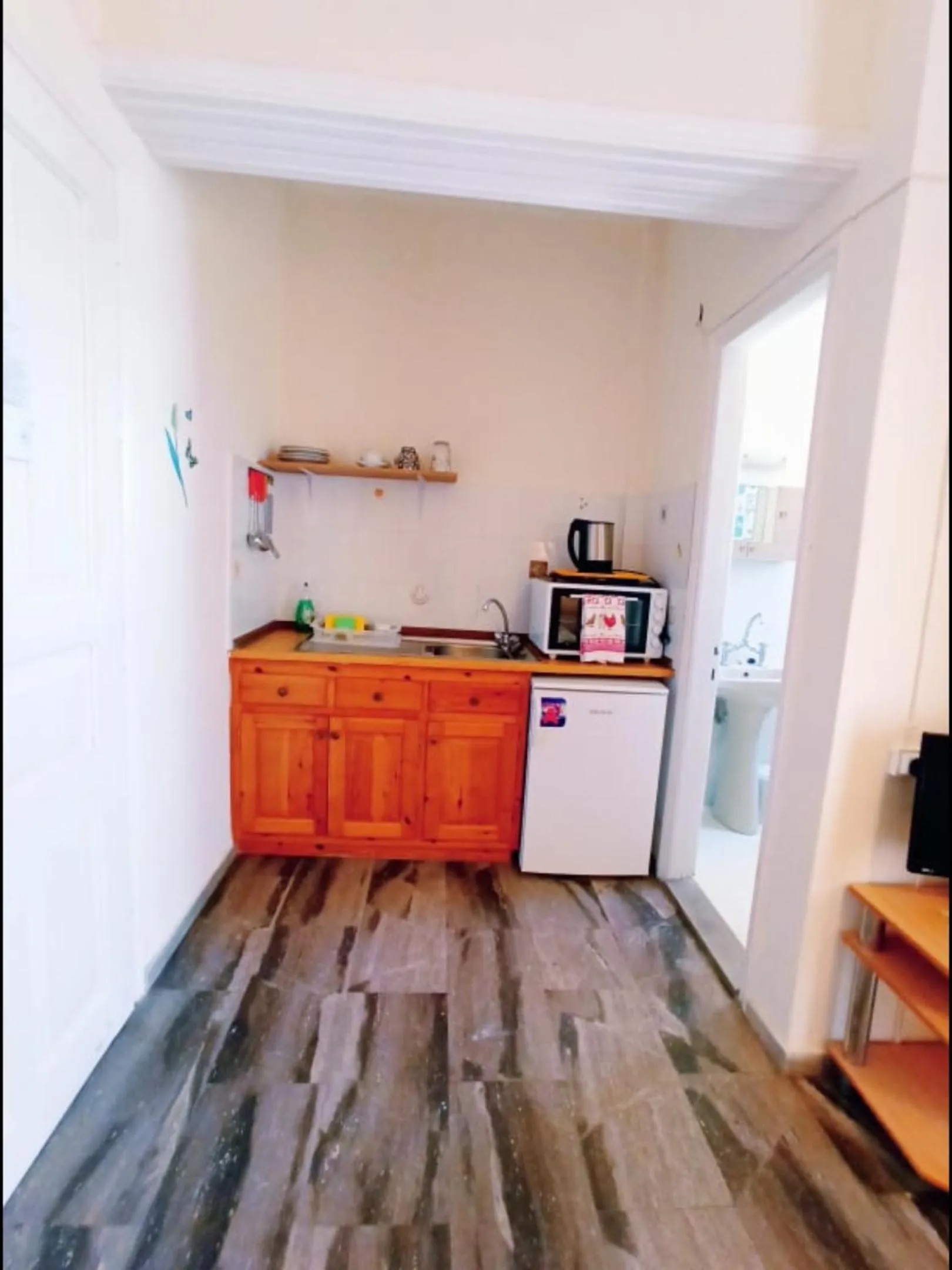 Kitchen or kitchenette in Corfu Sunflower Apartments