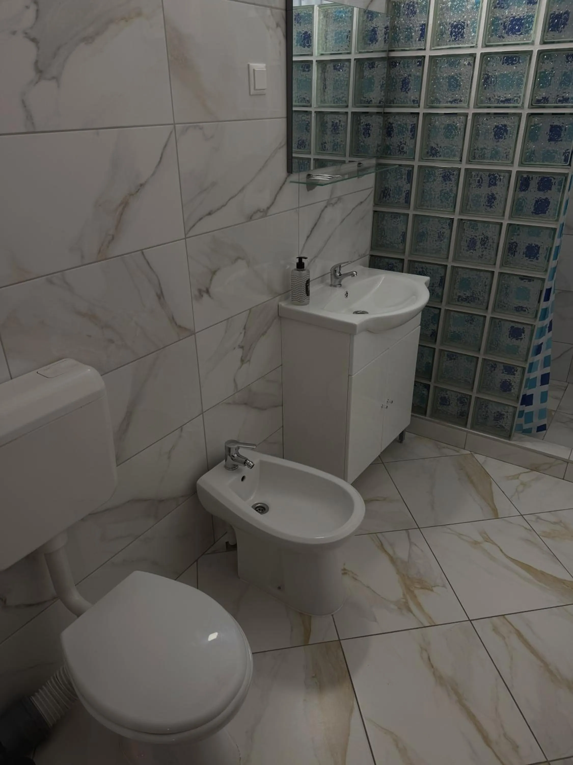Shower in Pension Recidency