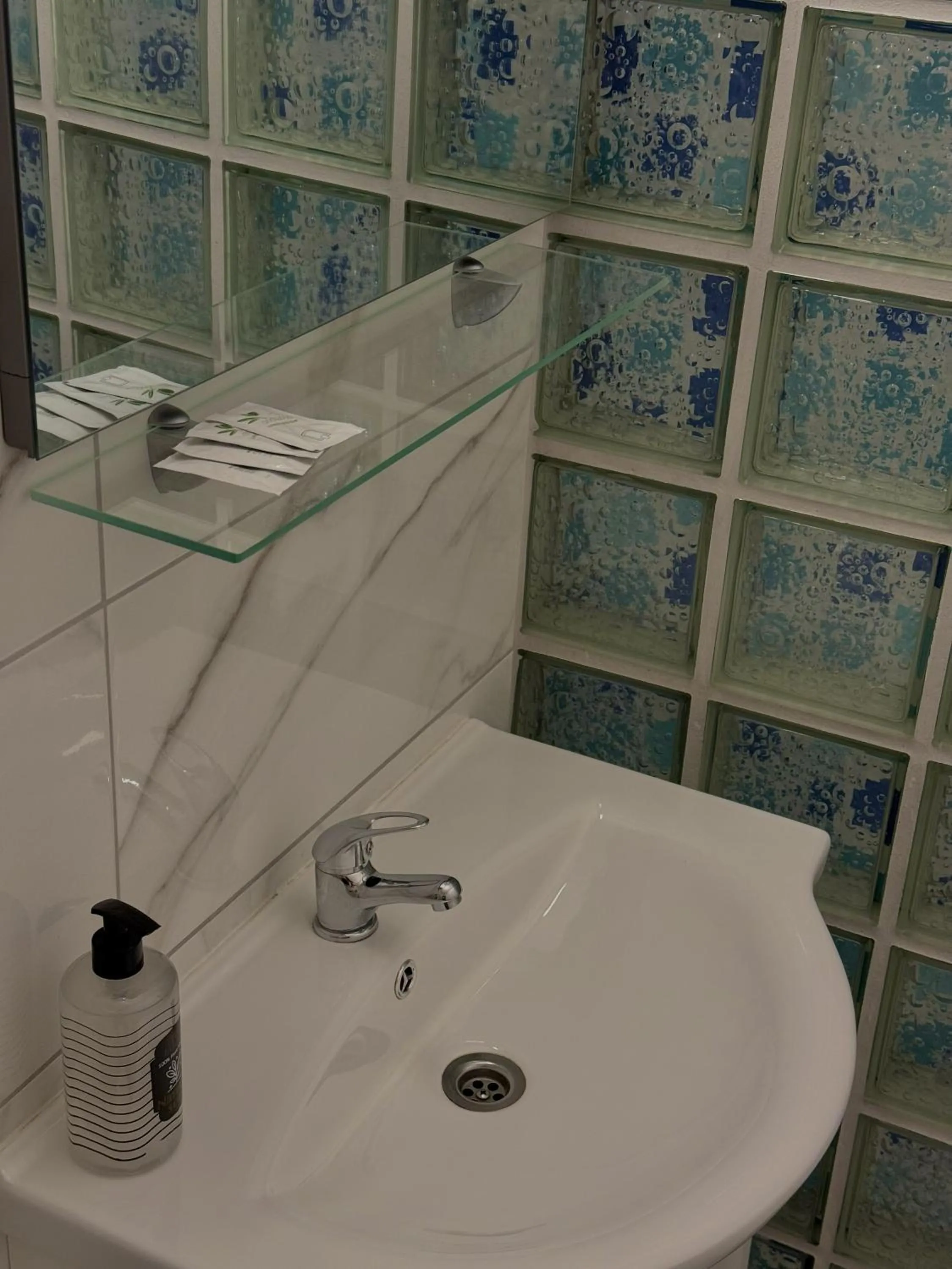 Shower in Pension Recidency
