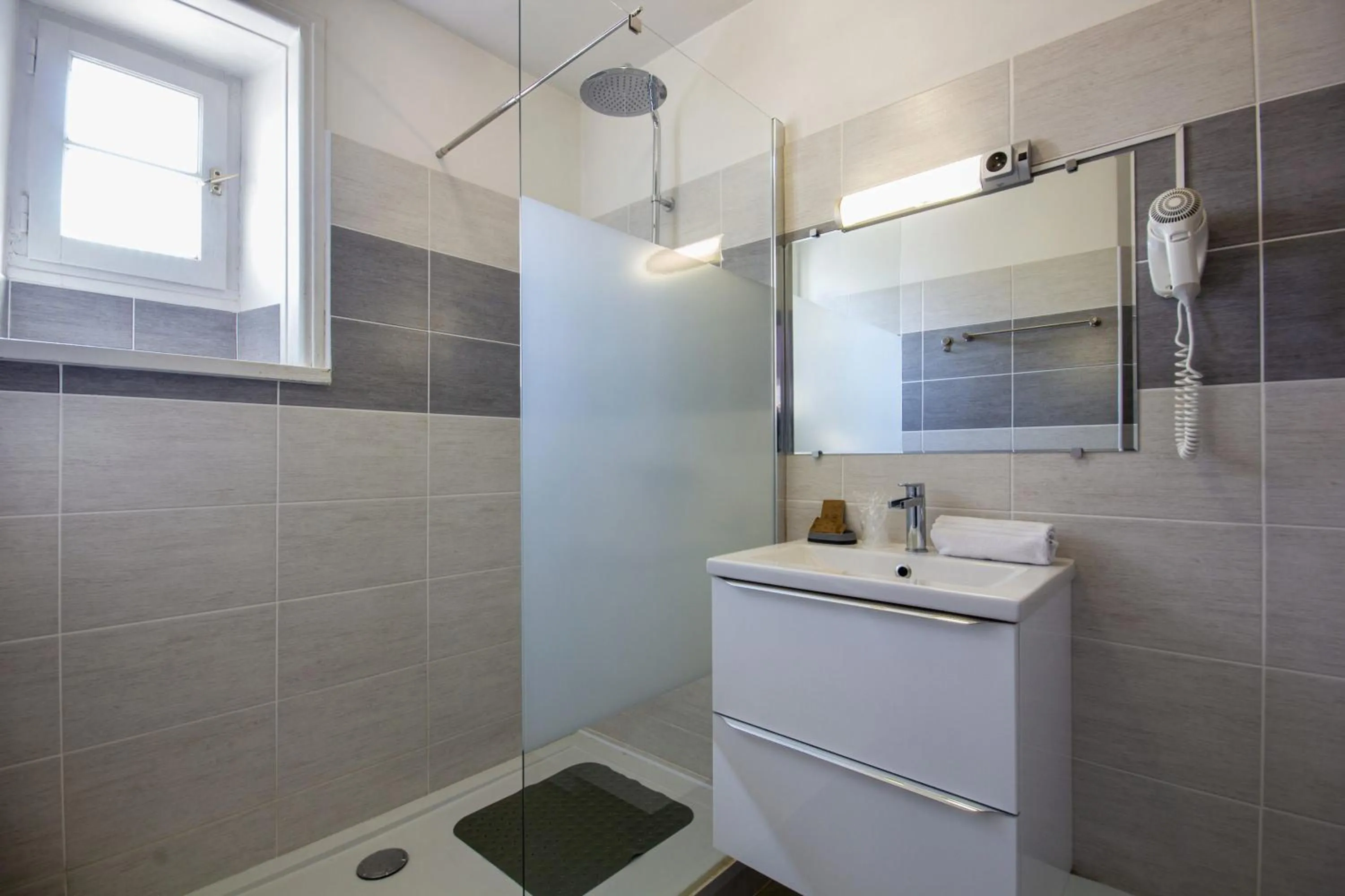 CIT'HOTEL Le Commerce