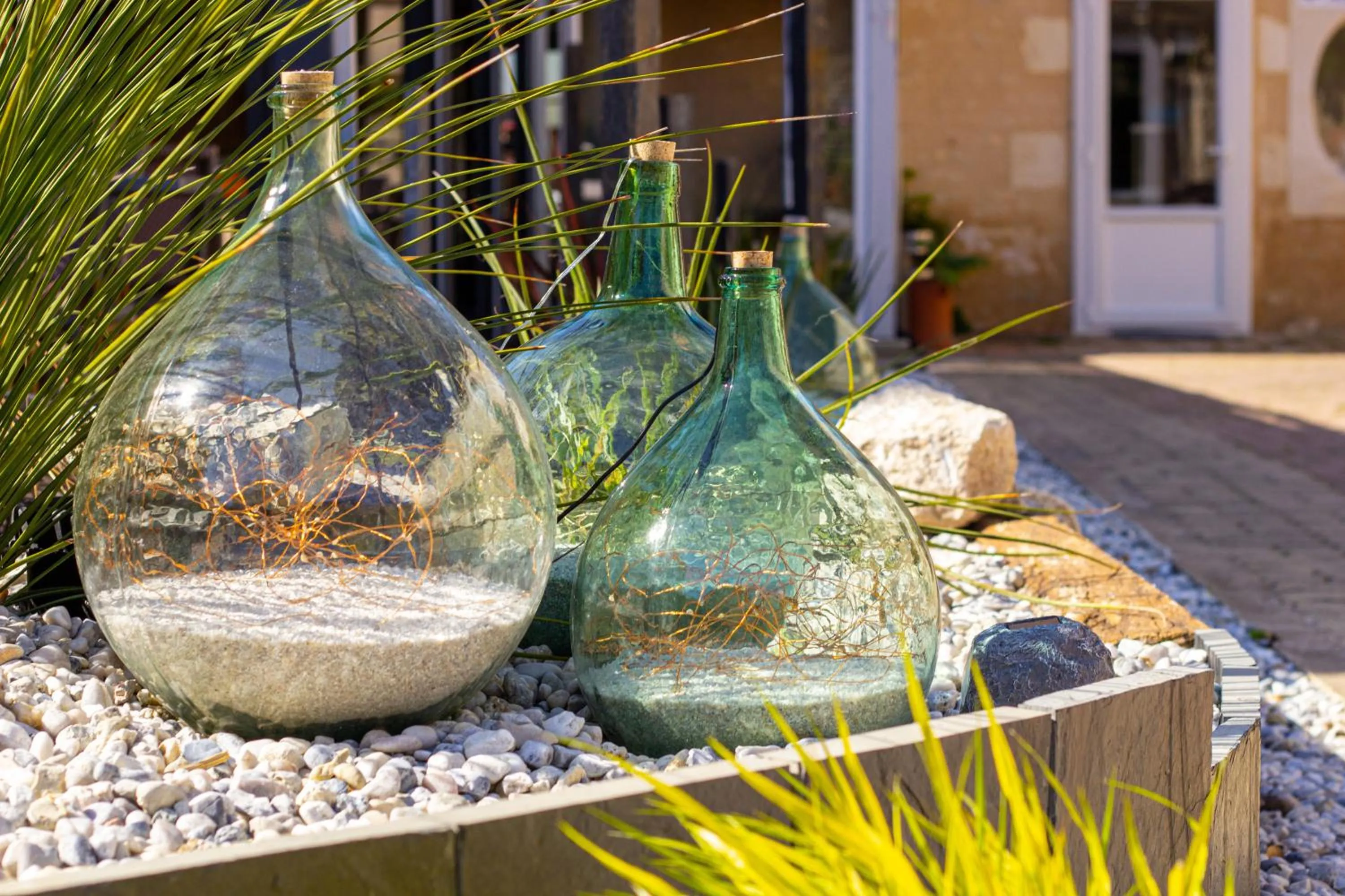 Garden in CIT'HOTEL Le Commerce