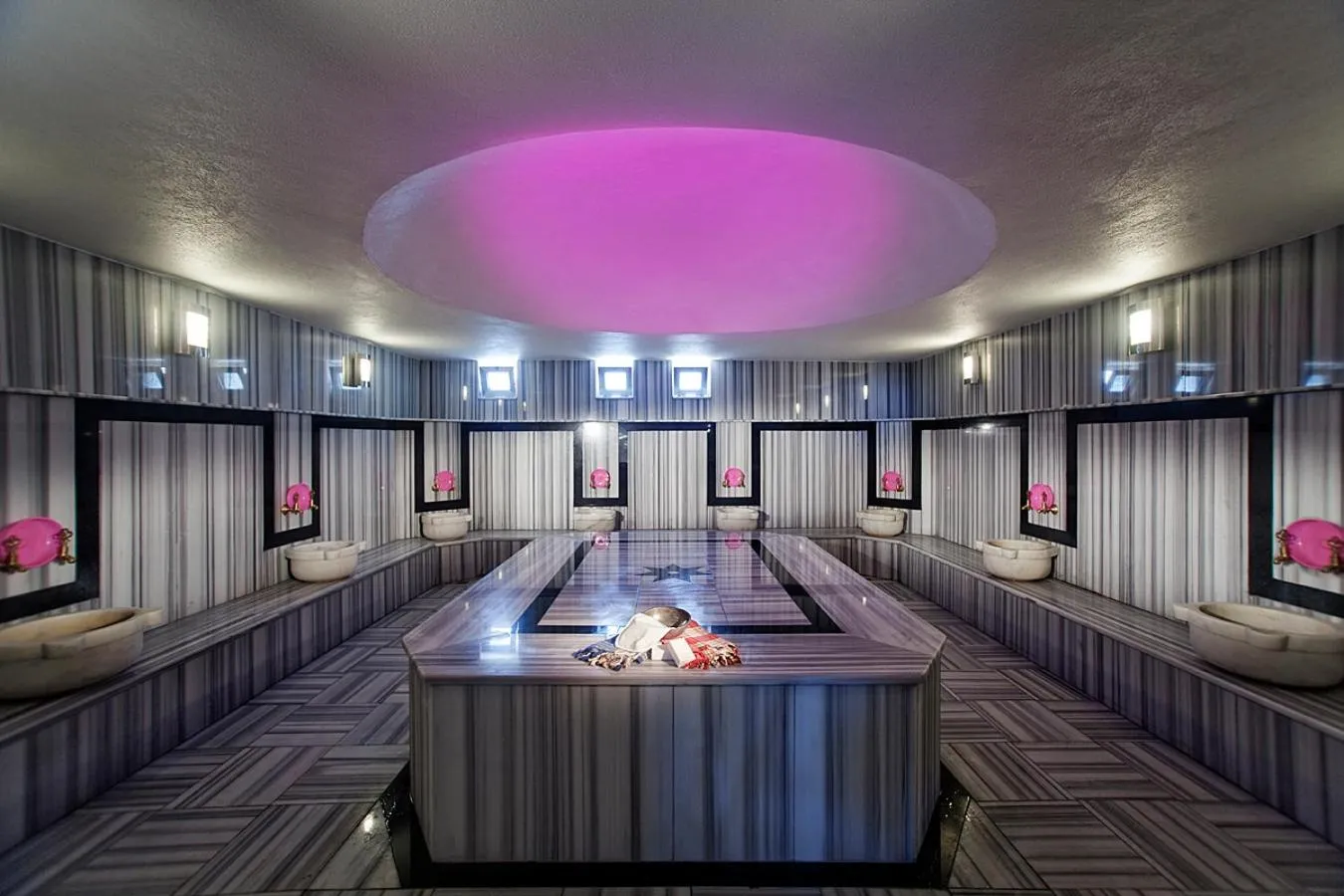 Public Bath in Venessa Beach Hotel