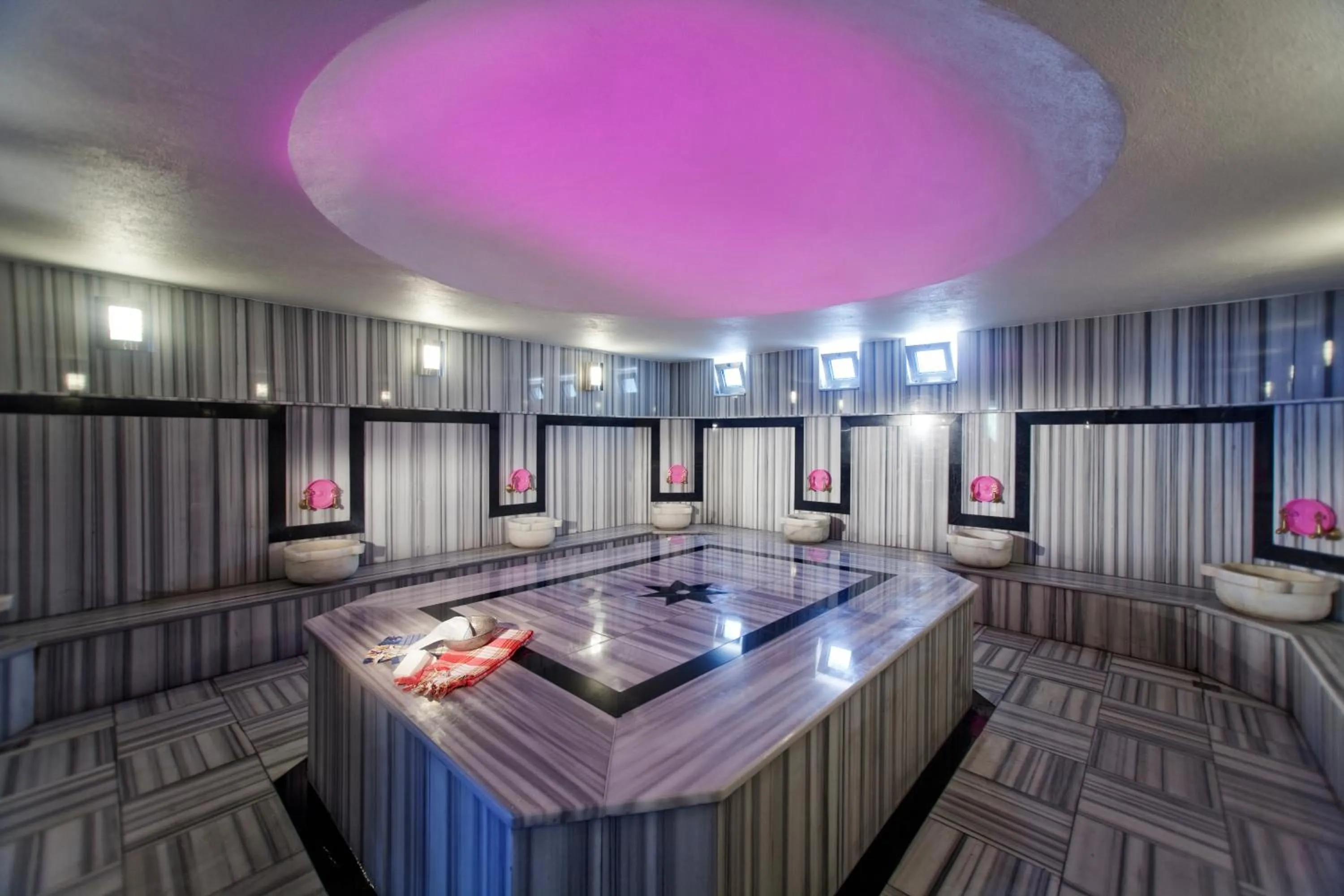 Public Bath in Venessa Beach Hotel