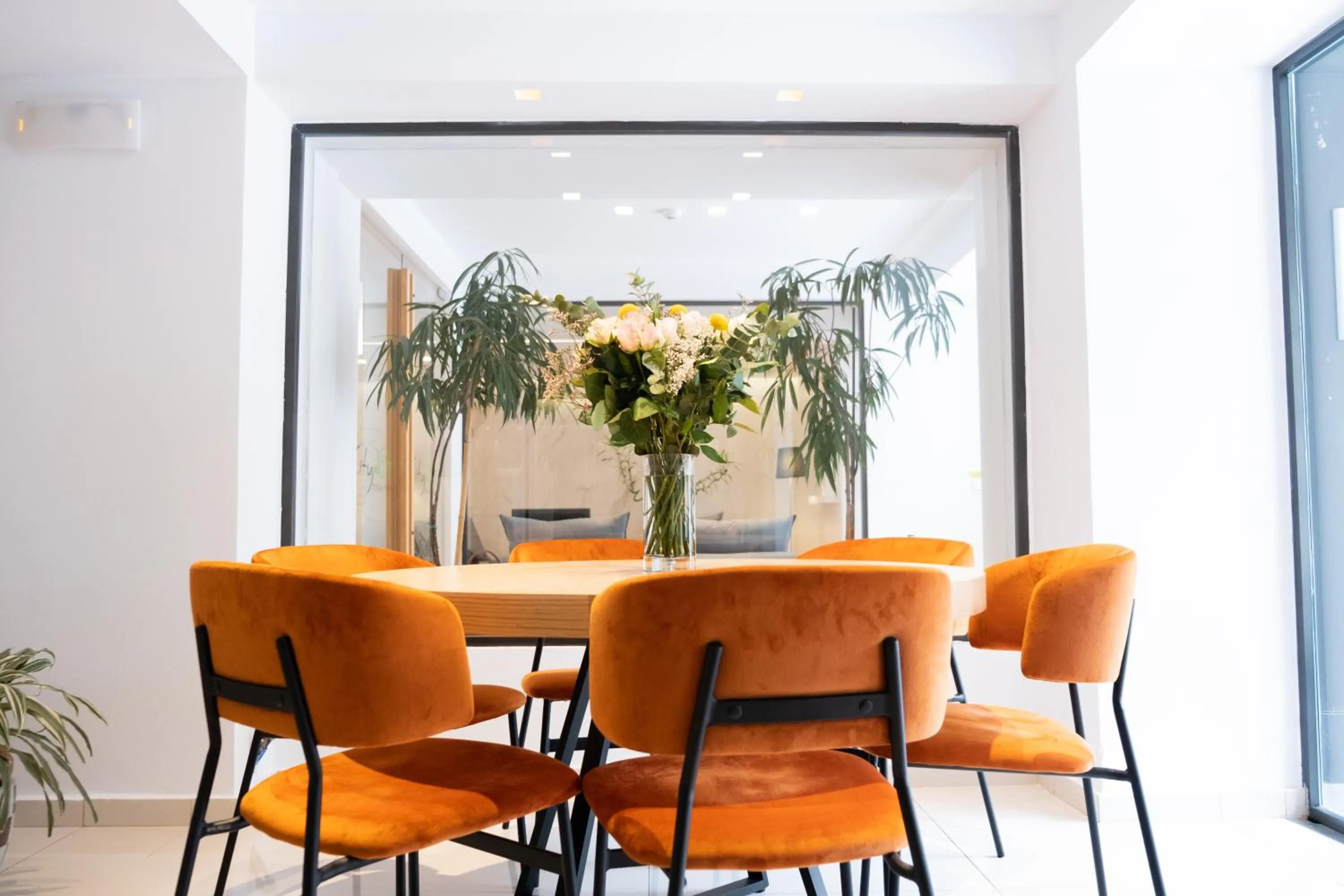 Restaurant/places to eat in City Loft Hotel