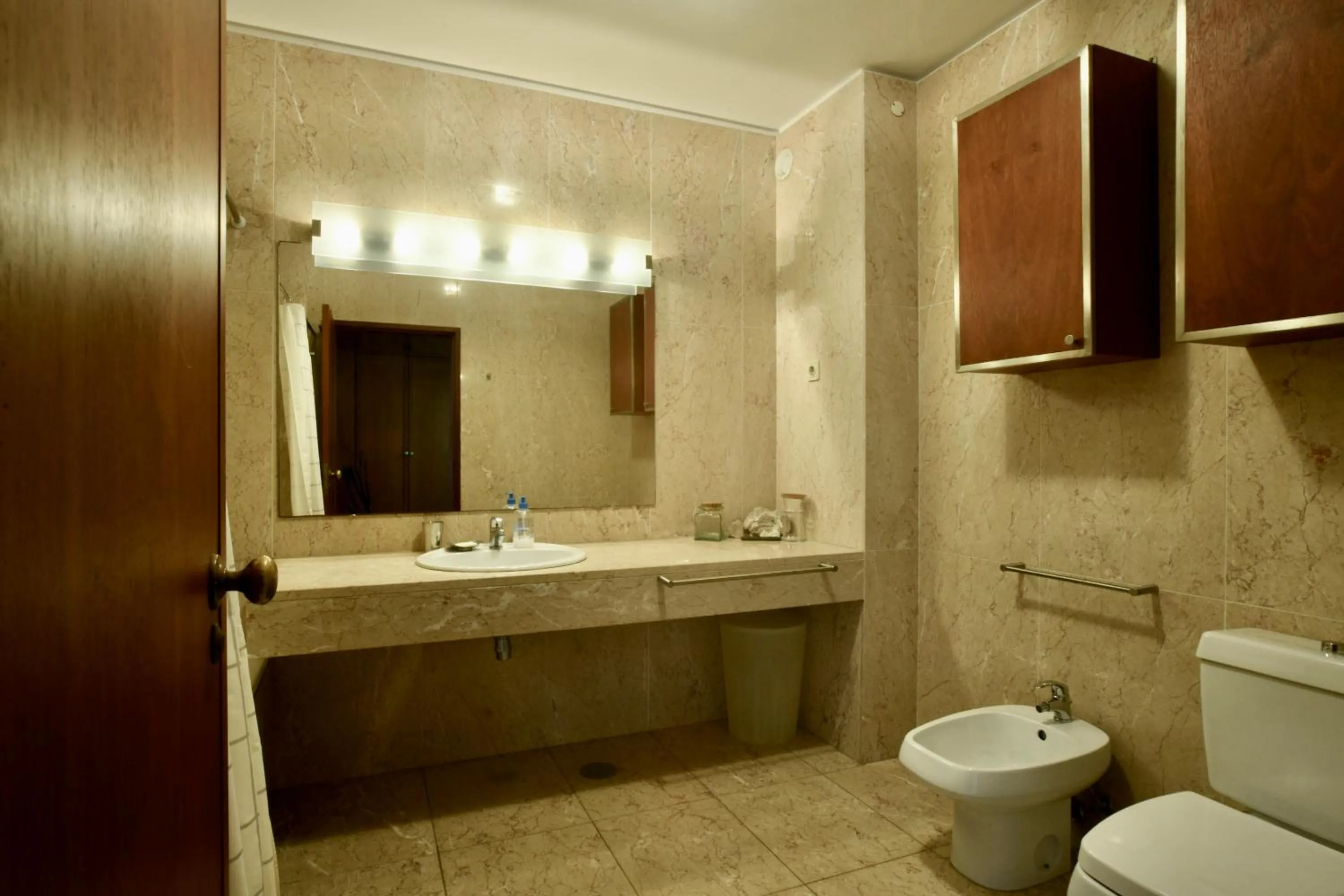 Bathroom in sunset@leçadapalmeira