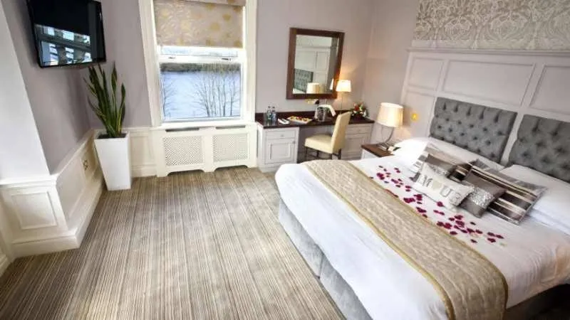 Photo of the whole room, Bed in The Lakeside Hotel & Leisure Centre