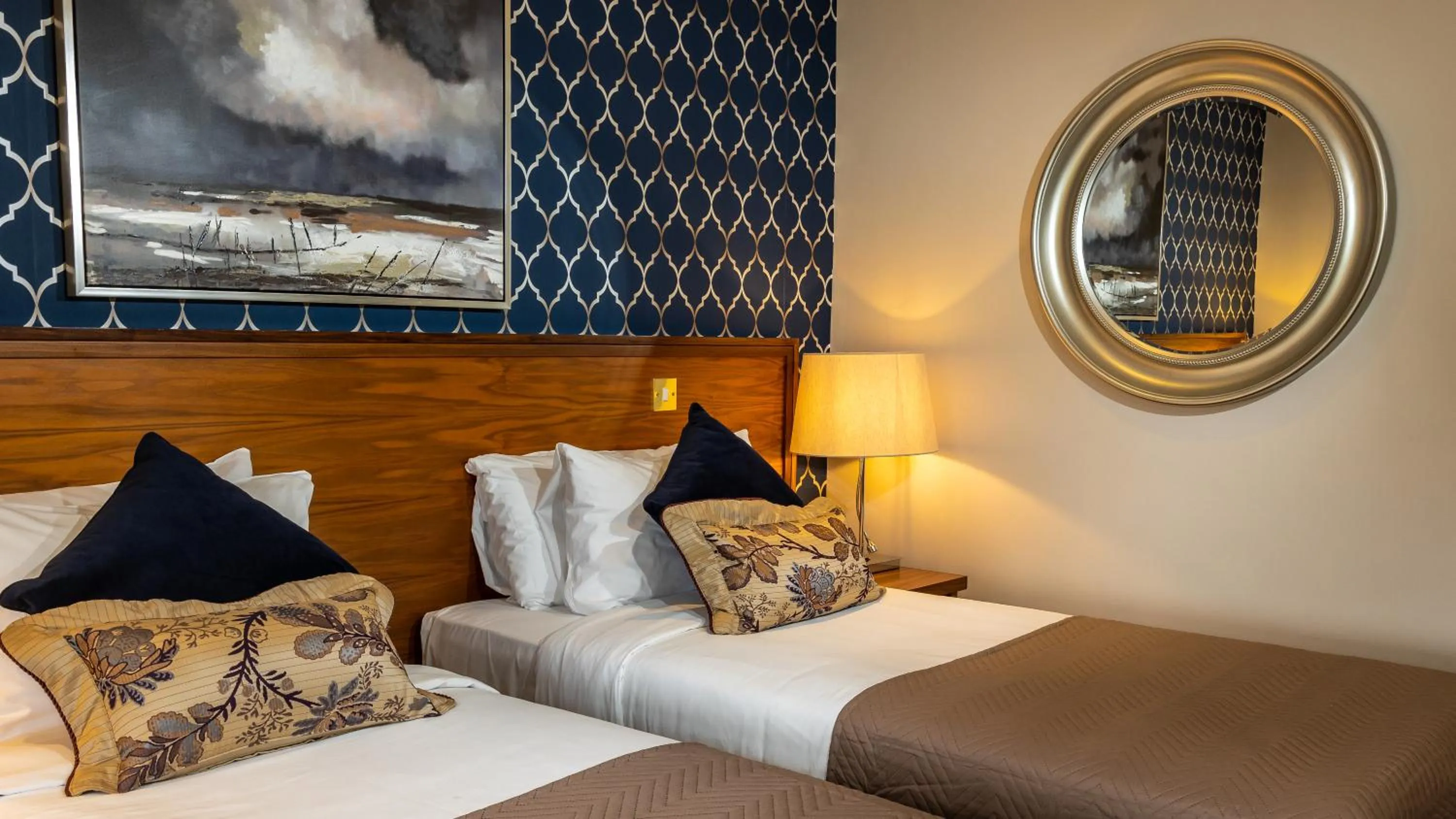 Bed in The Lakeside Hotel & Leisure Centre