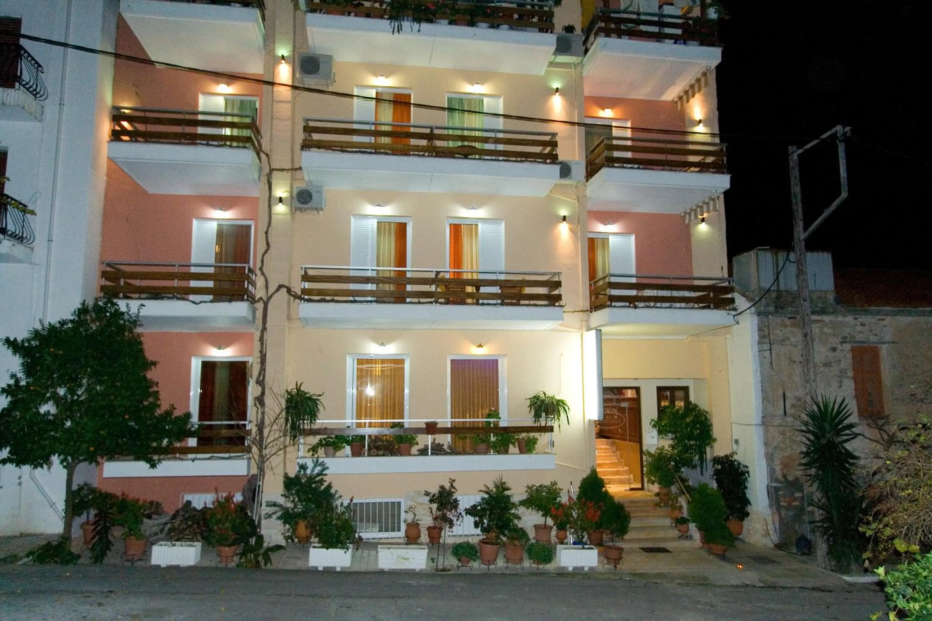 Facade/entrance in 40 Platania Hotel