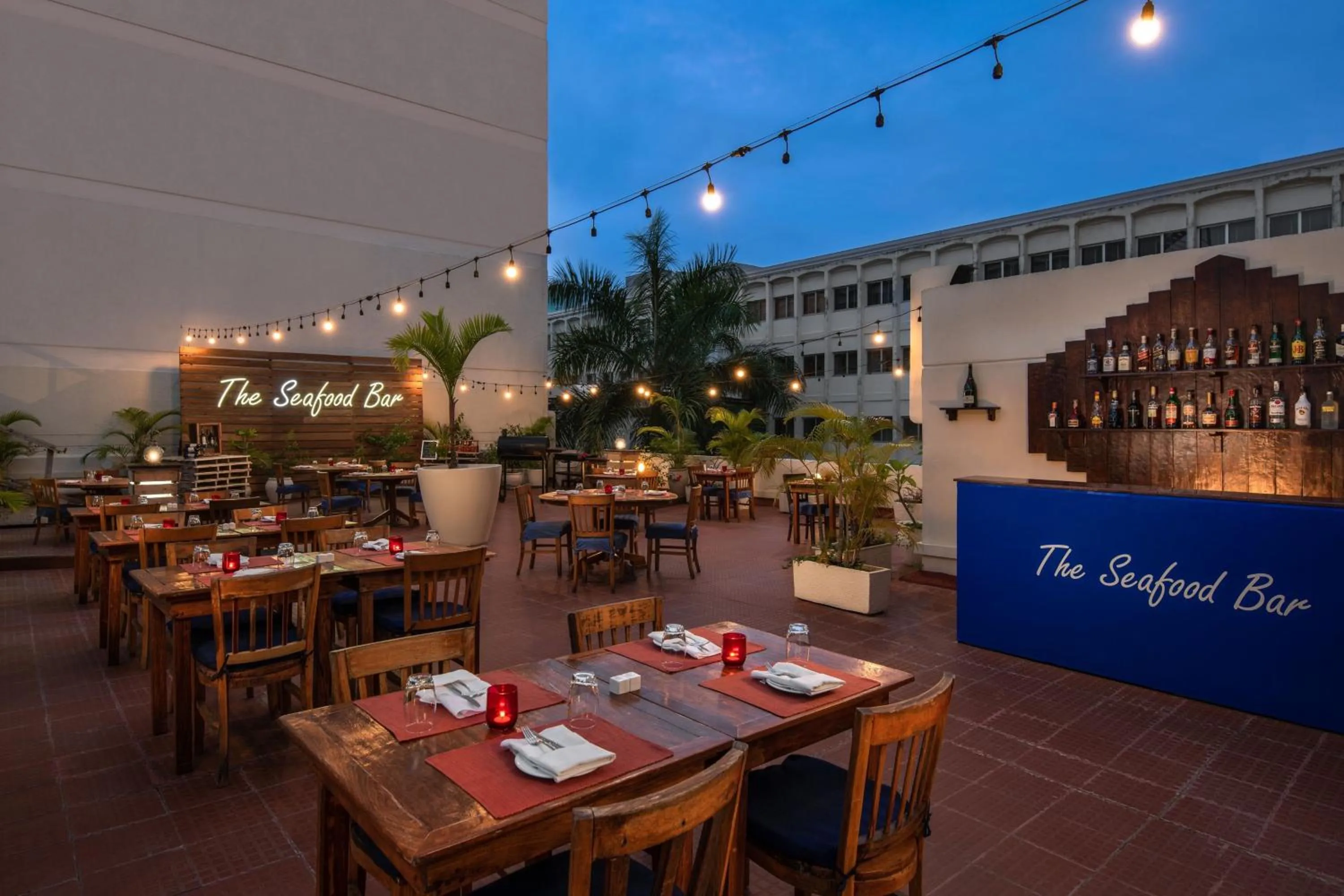 Lounge or bar in Four Points by Sheraton Dar es Salaam New Africa