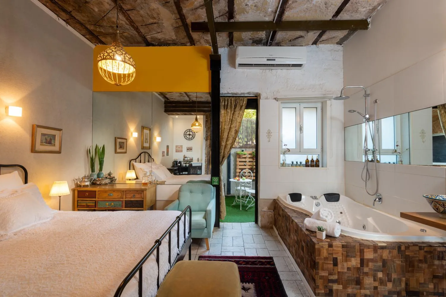 Bed in Trieste Neve Tzedek Boutique Suites Tel Aviv