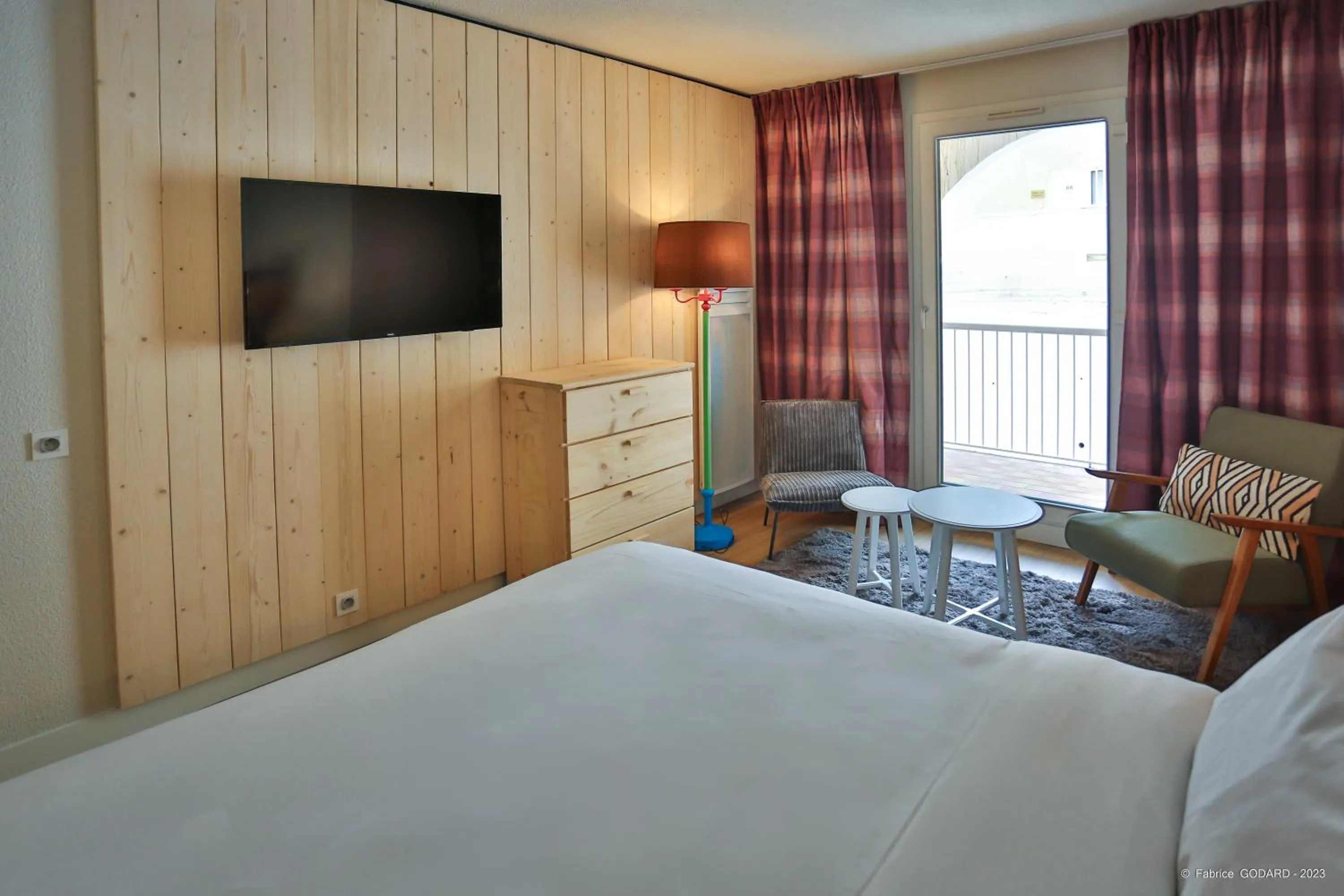 Photo of the whole room, Bed in Hôtel Le Refuge des Sources