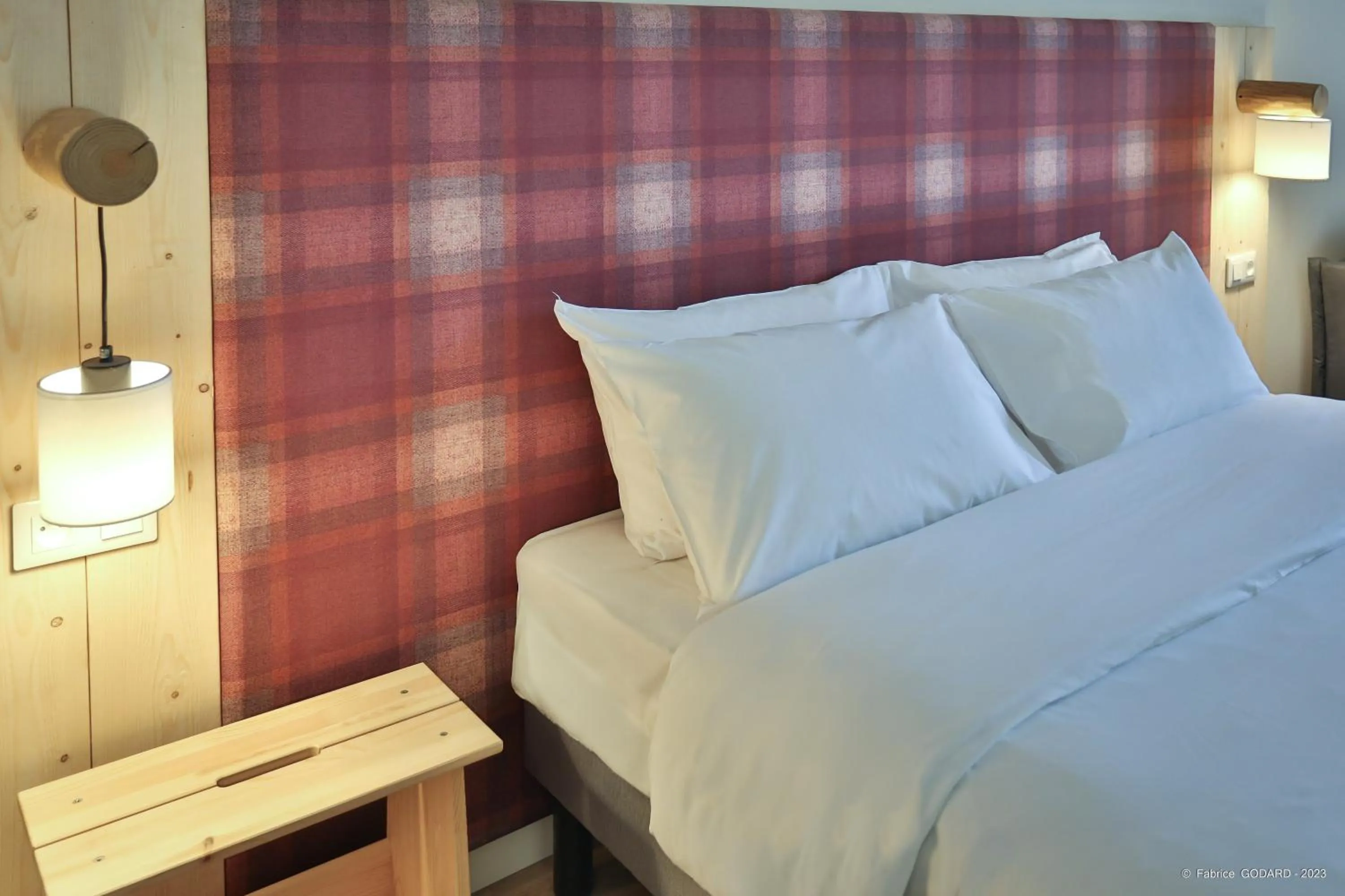 Photo of the whole room, Bed in Hôtel Le Refuge des Sources